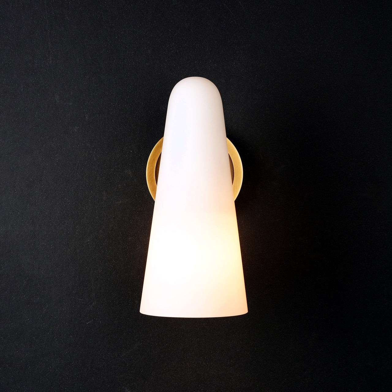 Nordic Simple Light Luxury Brass Wall Lamp M131