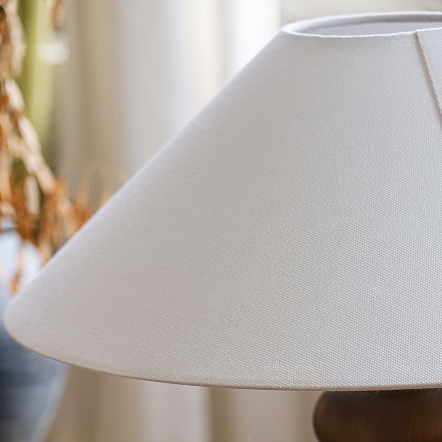 Nordic Retro Solid Wood Table Lamp M161
