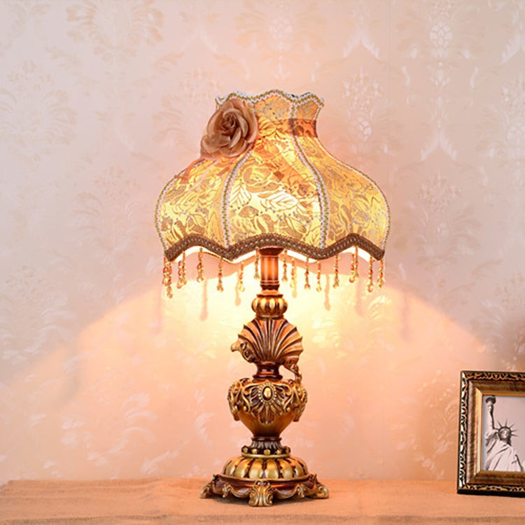 Pastoral Flower Lampshade Carved Table Lamp M13