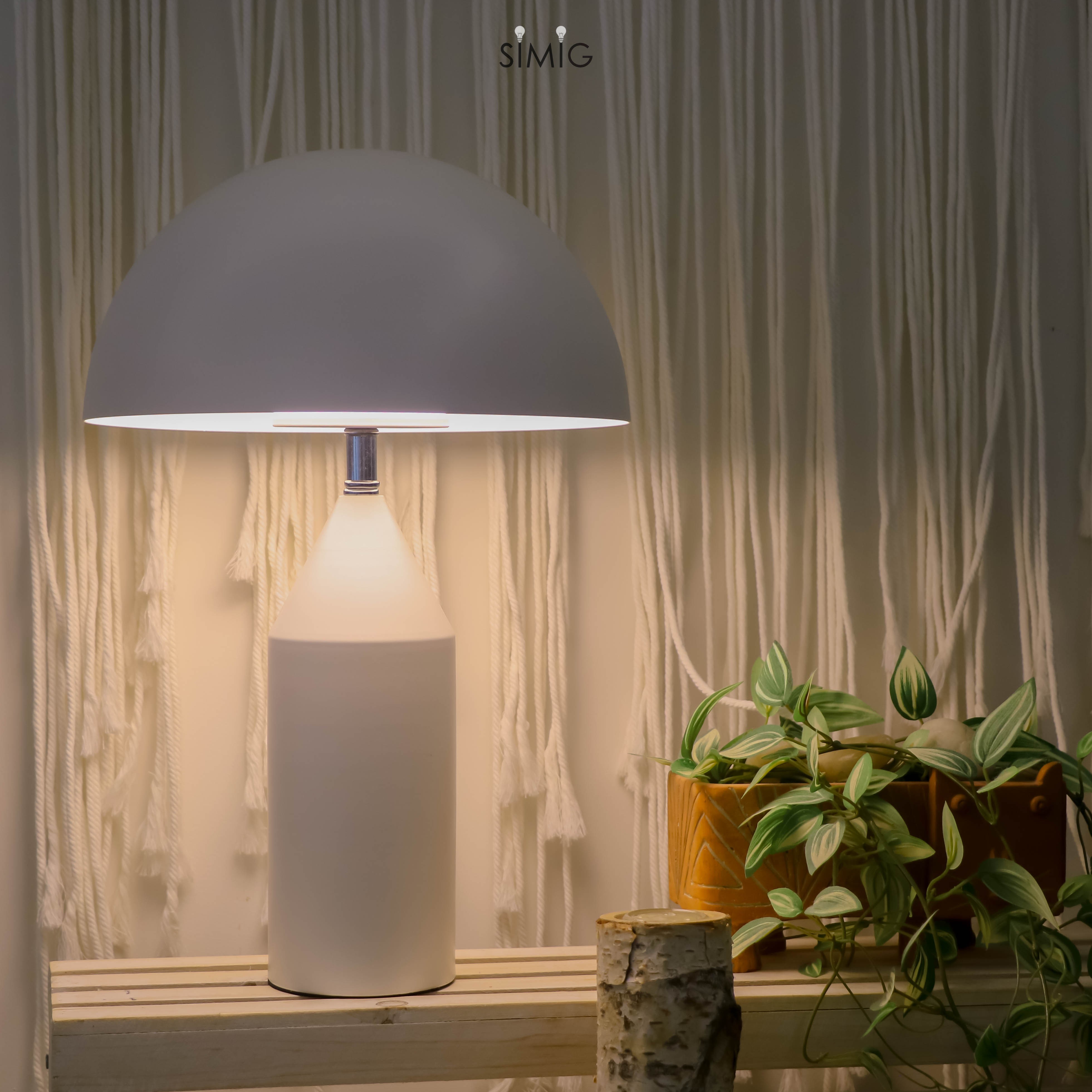Modern Mushroom Metal Table Lamp for Bedroom