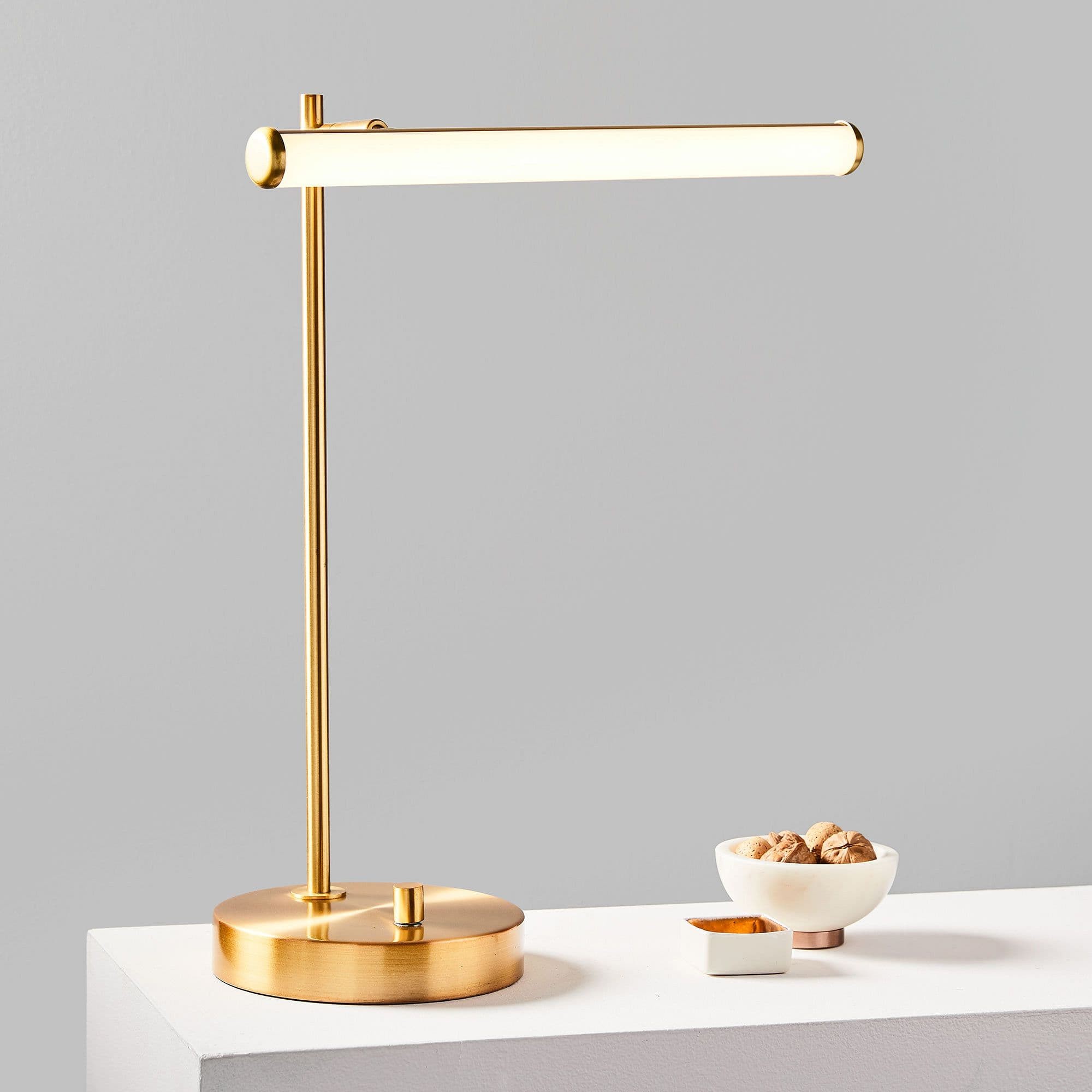 Voro Modern LED USB Table Lamp - Sleek Metal Desk & Bedside Lighting T170