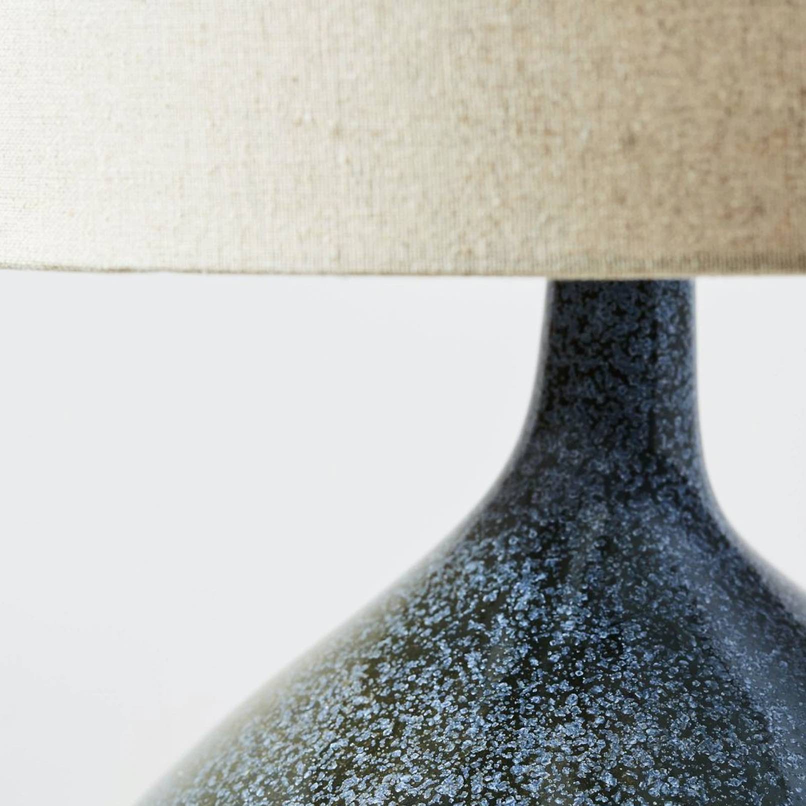 Lumo Modern Asymmetrical Table Lamp Artistic Ceramic Body - Ambient Lighting T484