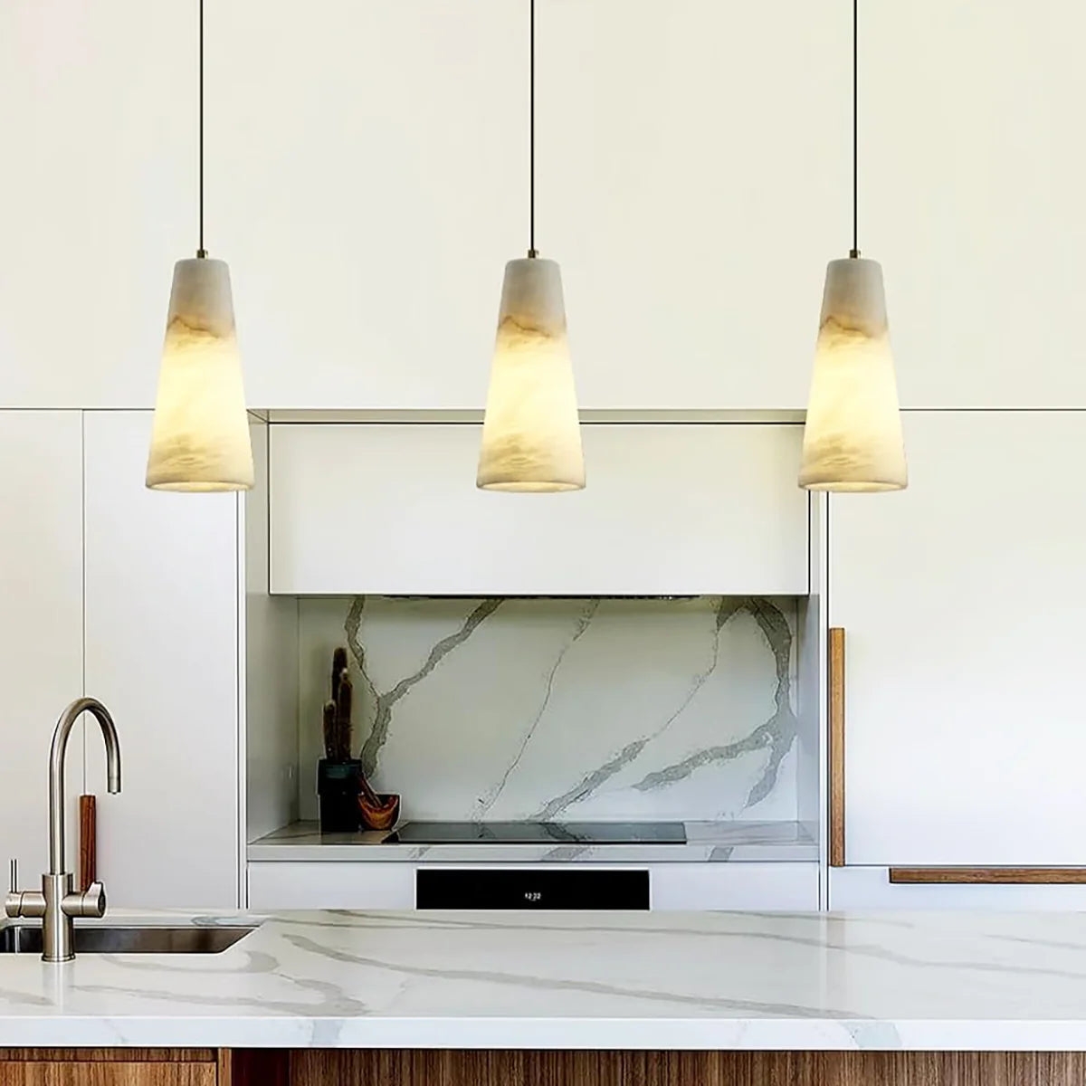 Aurora Pillar Alabaster Pendant Light D947