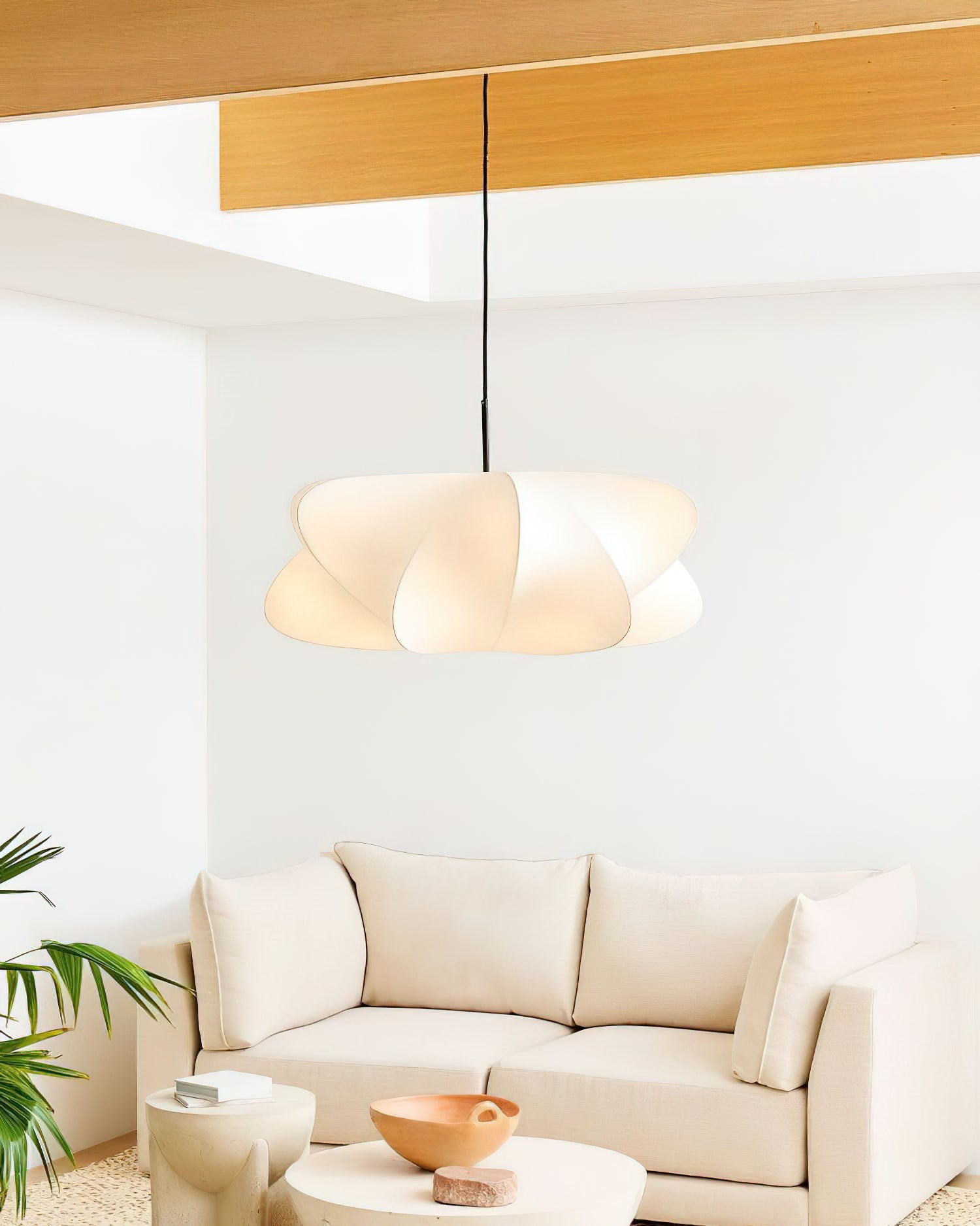 Sleek Modern Pendant Light - Adjustable Suspension for Dining Rooms M157