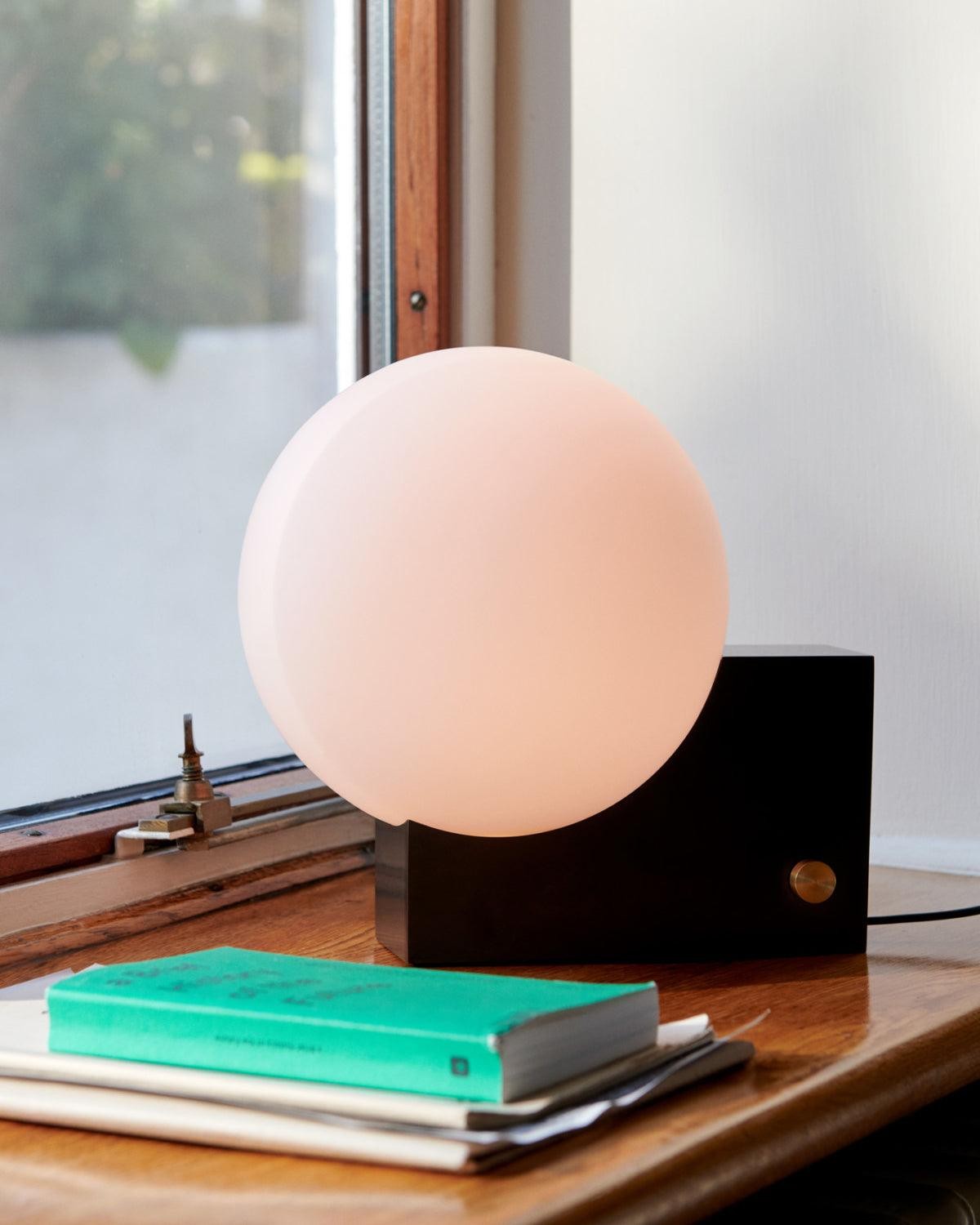 Geometric Lamp Base Glass Globe Table Lamp M467