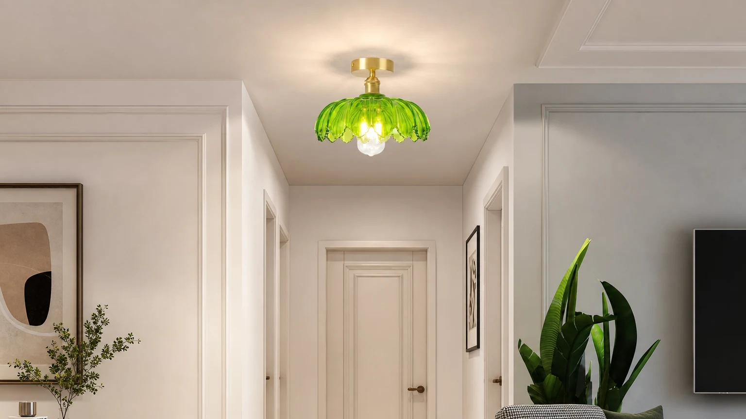Retro taklampa i glas med kronblad S118 installerad i en varm rumsmiljö
