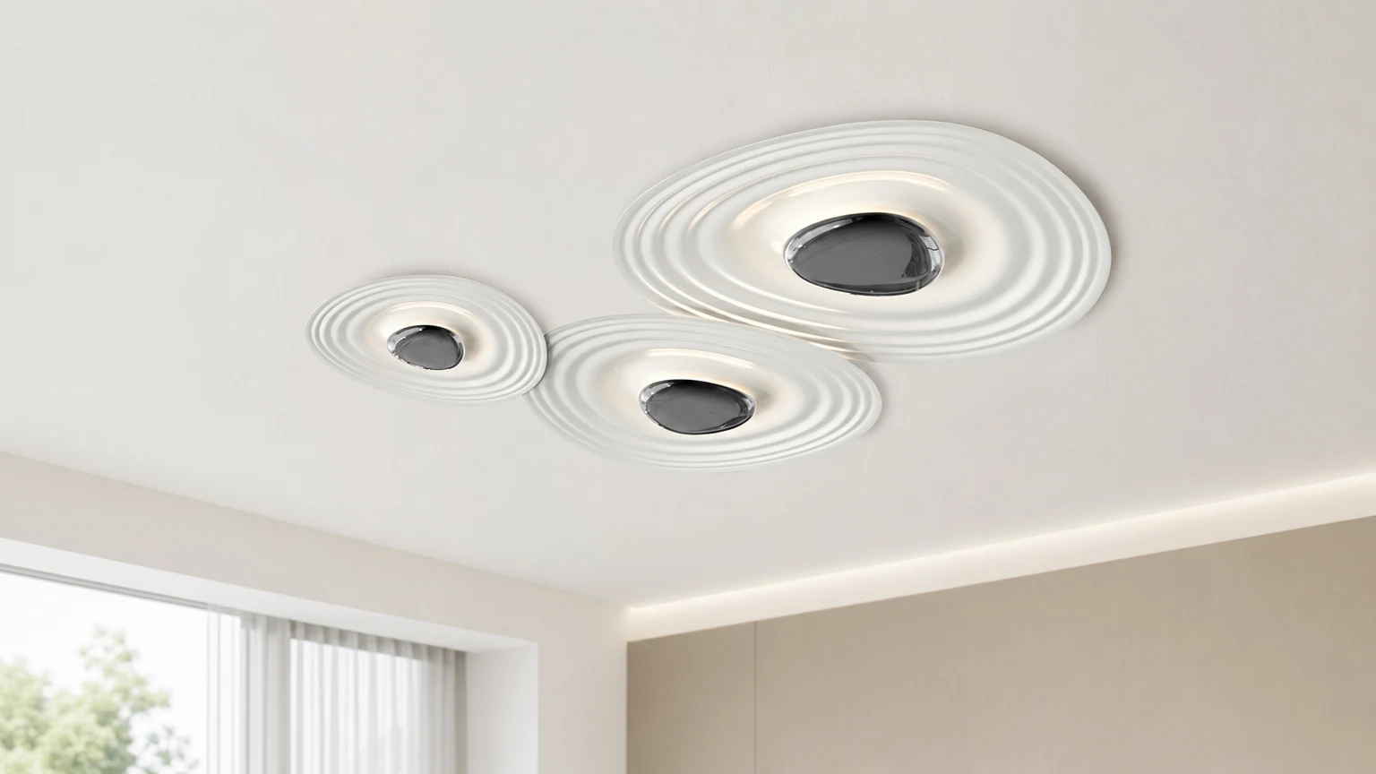 Lampa sufitowa Ring Ripple M447 pokazana w nowoczesnym pomieszczeniu