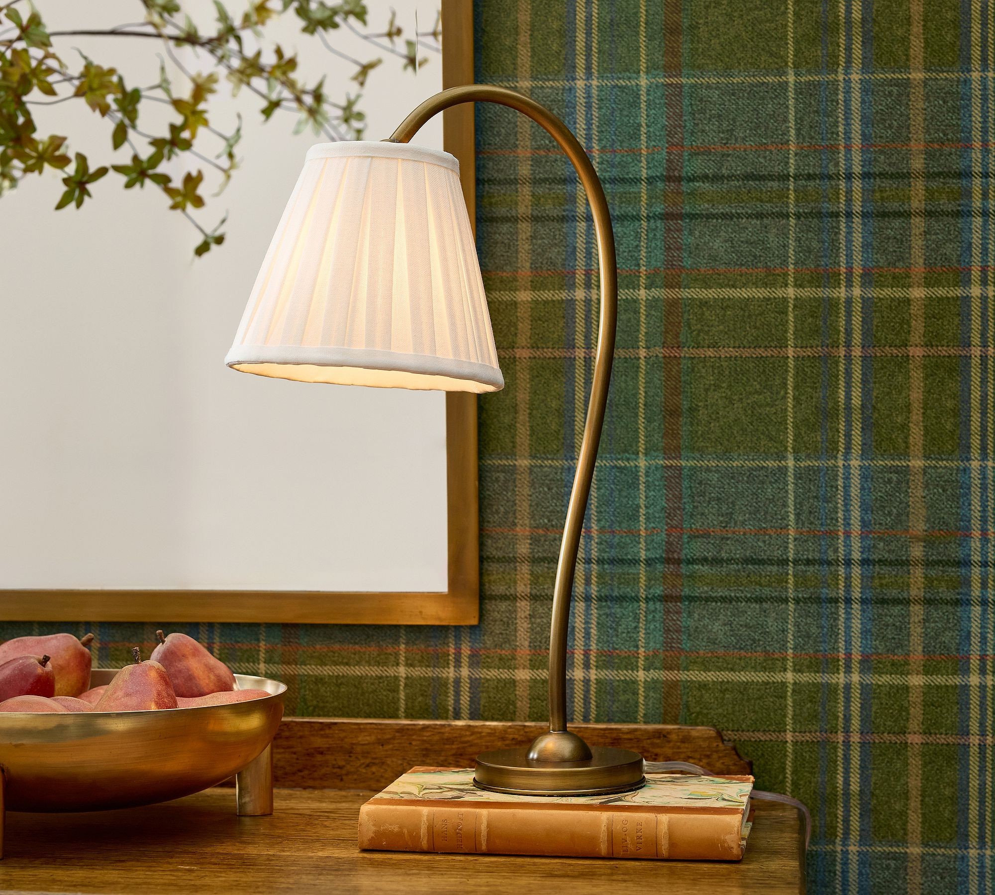 Luvora Brass Table Lamp - Textured Pleated Shade Light in Farmhouse Style T037