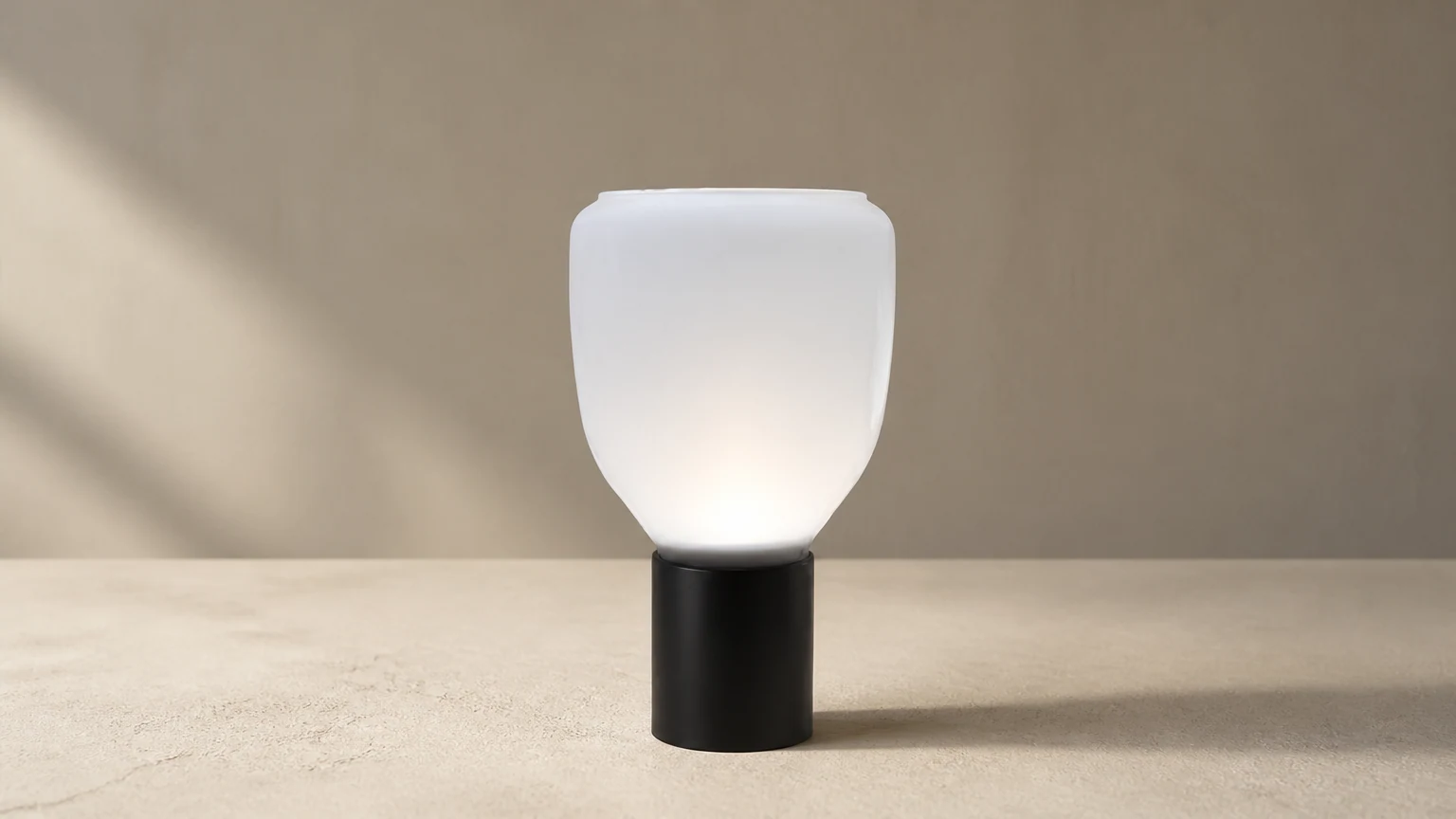 Lampa stołowa Acquerelli D375 w ciepłej oprawie stołowej