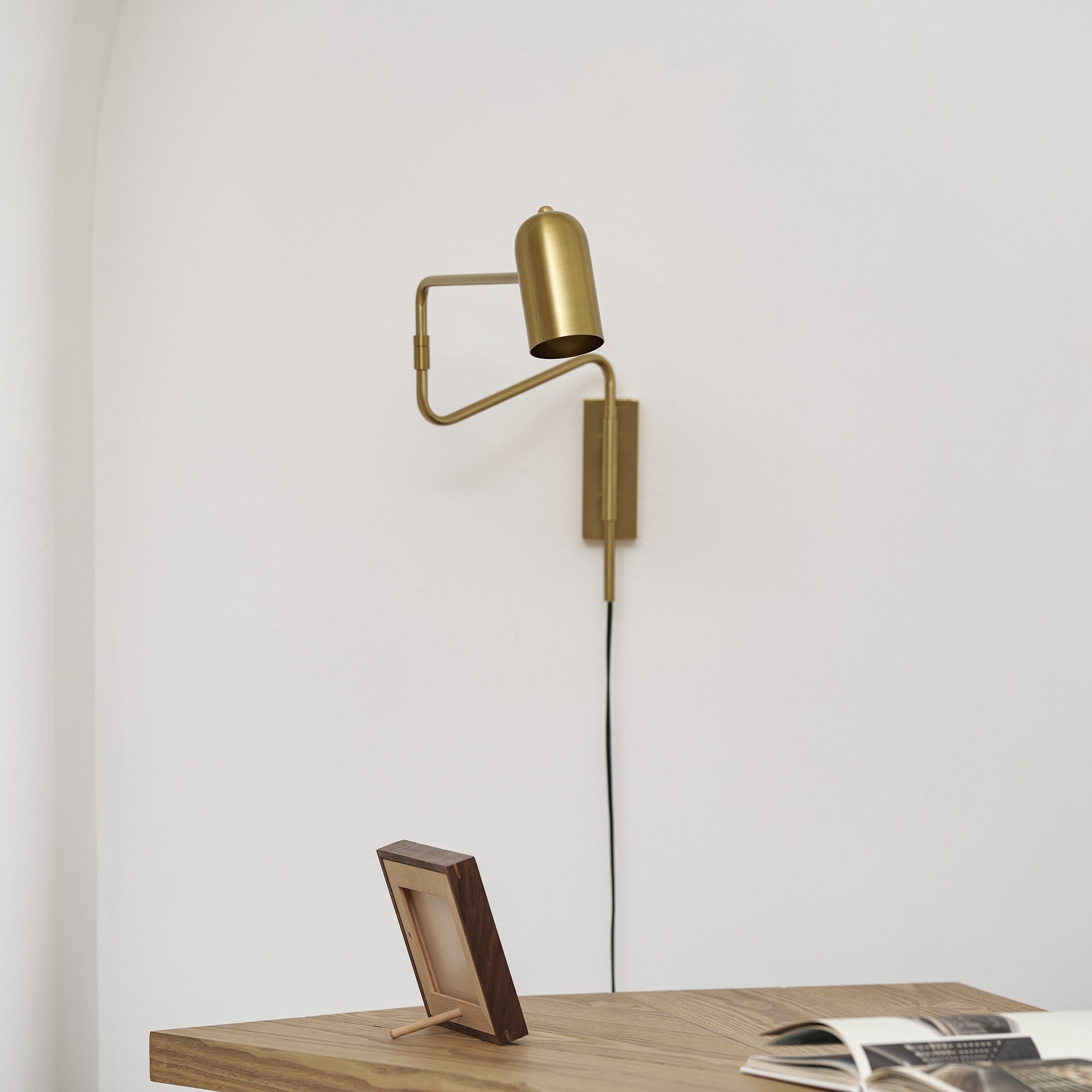 Adjustable Arm Plug In Wall Lamp D371