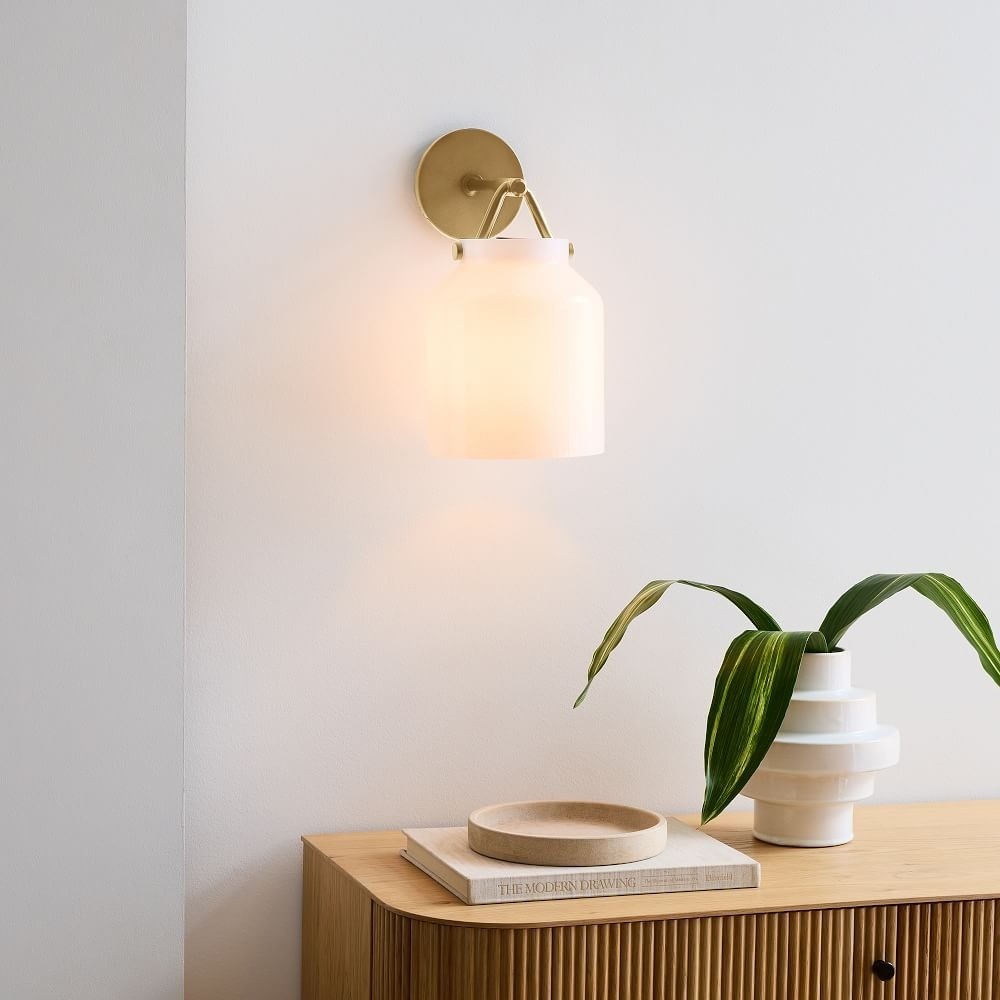 Hanton Modern Minimalist Brass and Glass Sconce – Damp Rated for Bathrooms T173