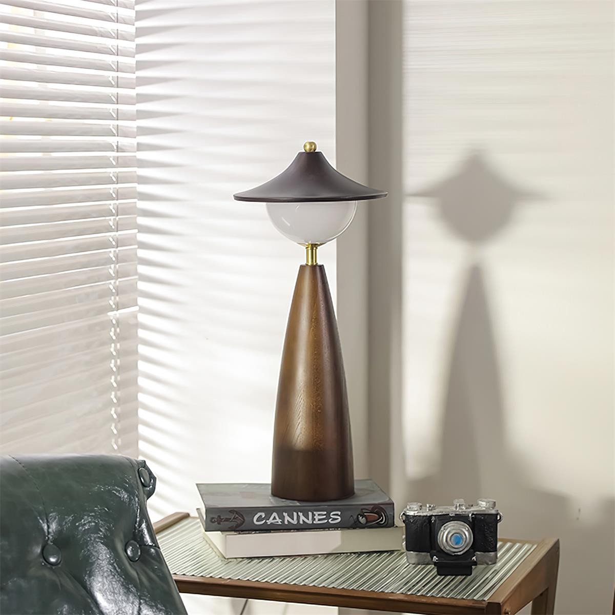 French Retro LED Bedside Table Lamp for Bedroom M326