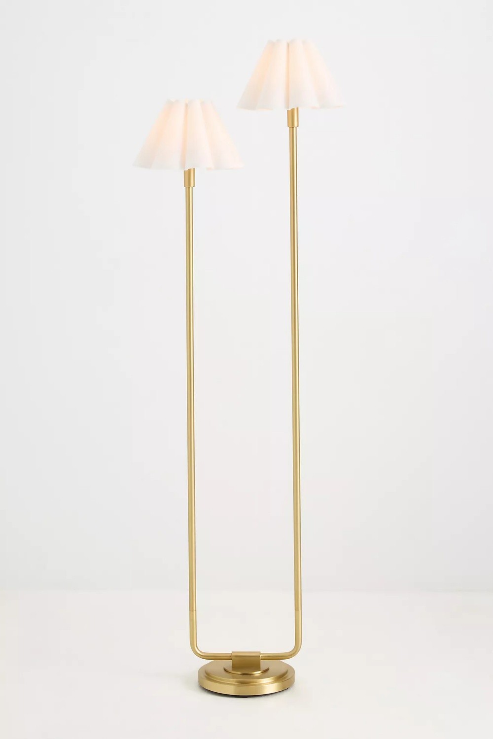 Capirise Gold Scalloped Shade Floor Lamp - Contemporary Metal Lighting for Bedroom T058