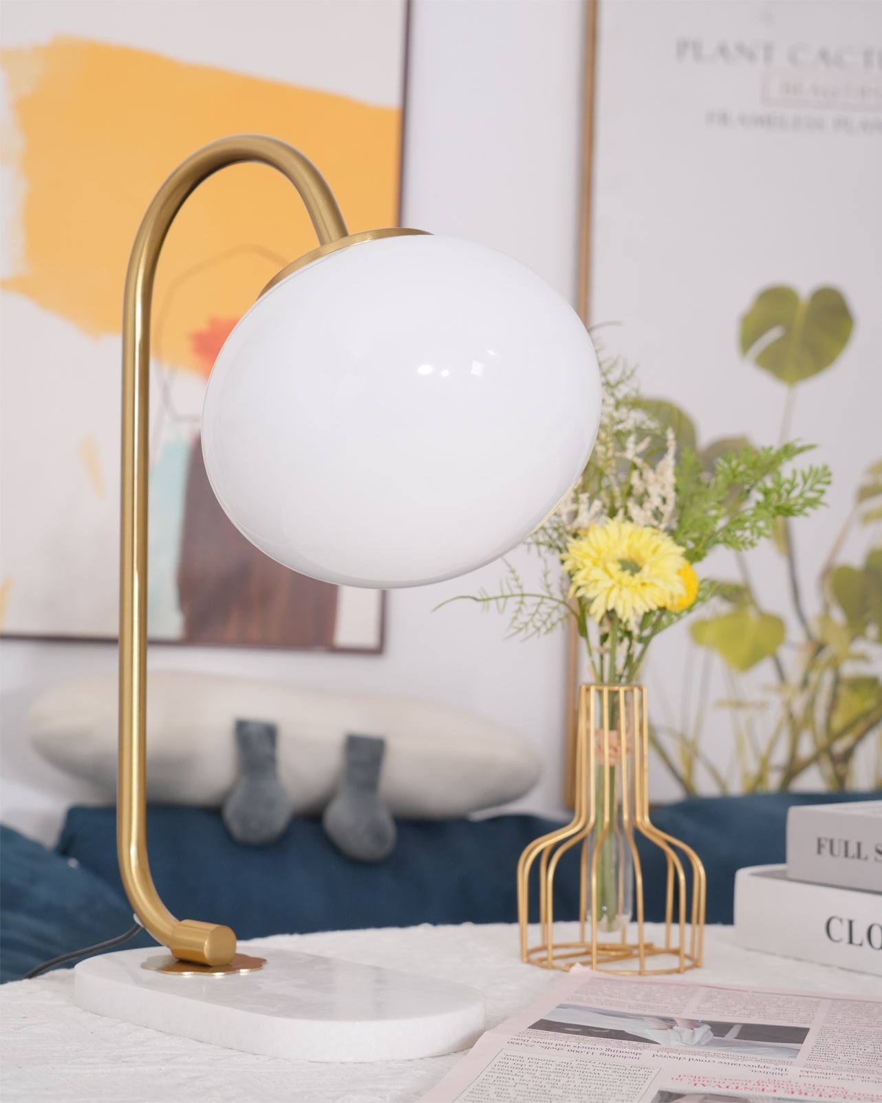 Scandinavian Cream Ball Table Lamp For Living Room M454