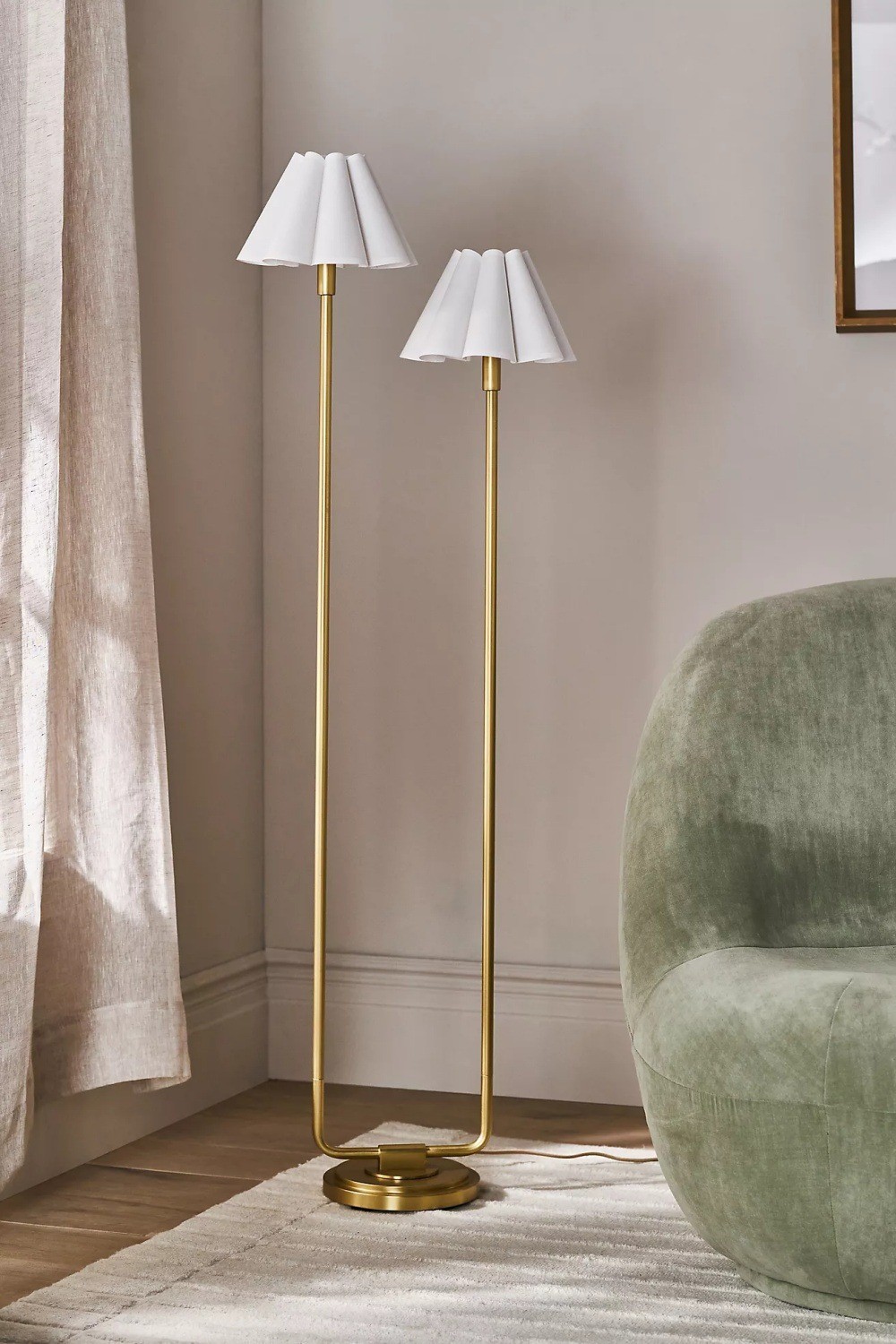 Capirise Gold Scalloped Shade Floor Lamp - Contemporary Metal Lighting for Bedroom T058