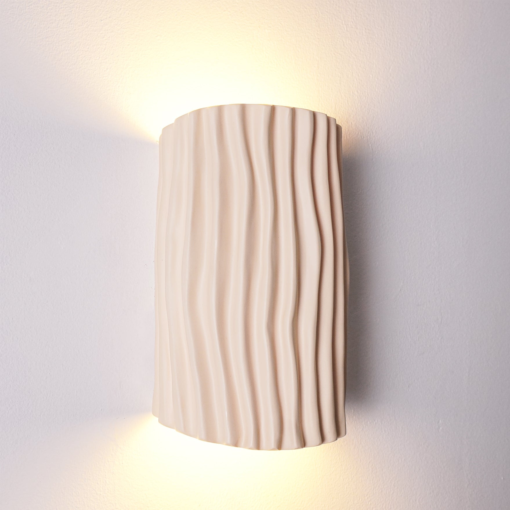Clarity Curve Japandi Resin Wall Light D877