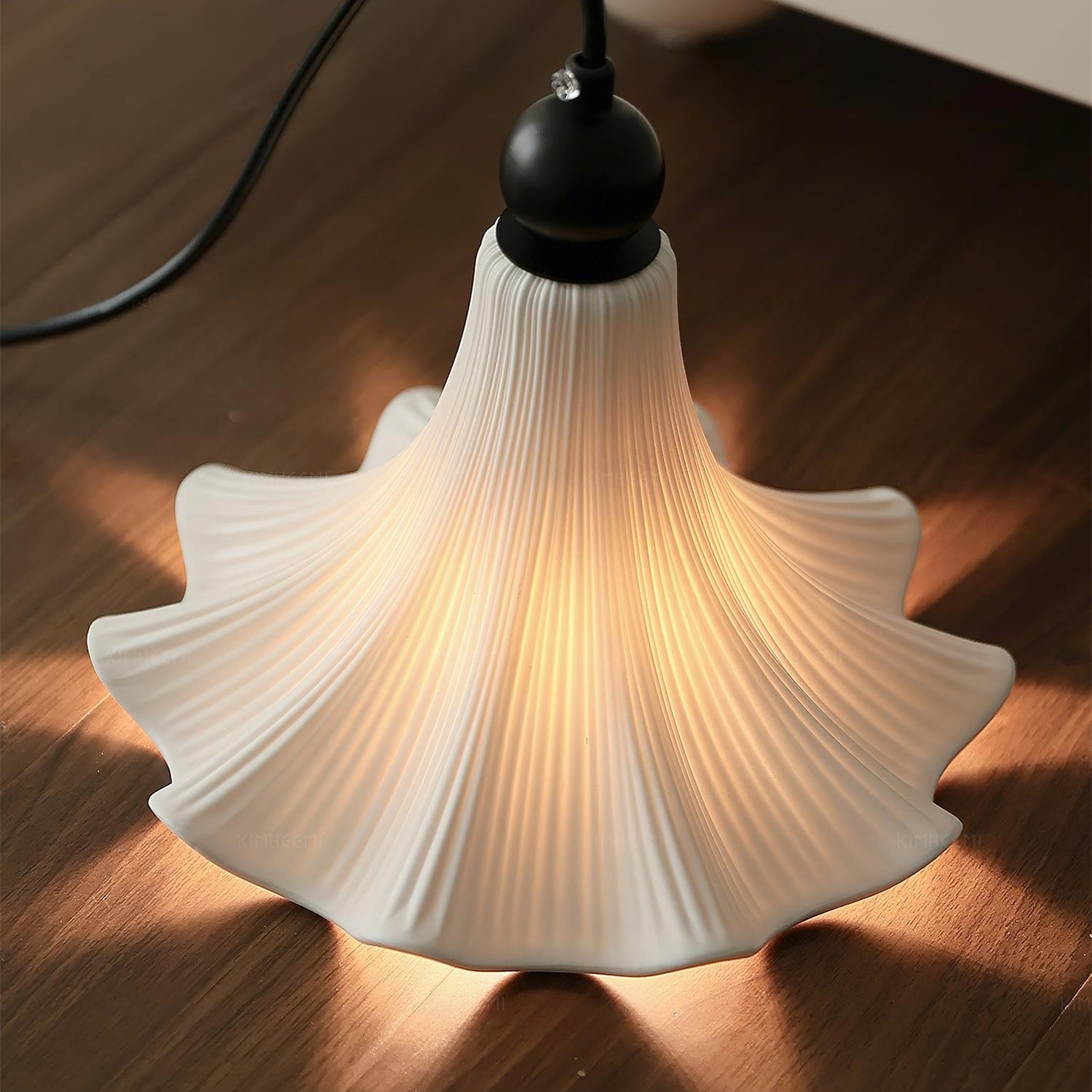 Petalis Charm French Petal Ceramic Pendant Light D953