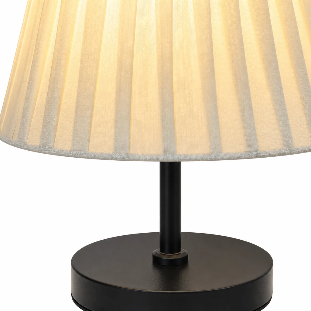 Närbild på COMFY Table ljusskärm och metallfinish