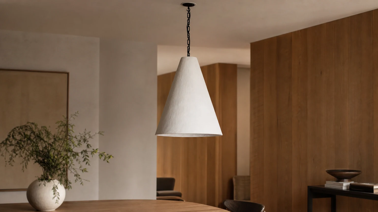 Biała Gipsowa Lampa Wisząca D641 w ciepłej oprawie wnętrza