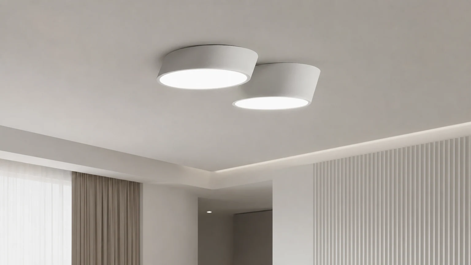 ALLEGRA LED-taklampa installerad i en renrumsmiljö