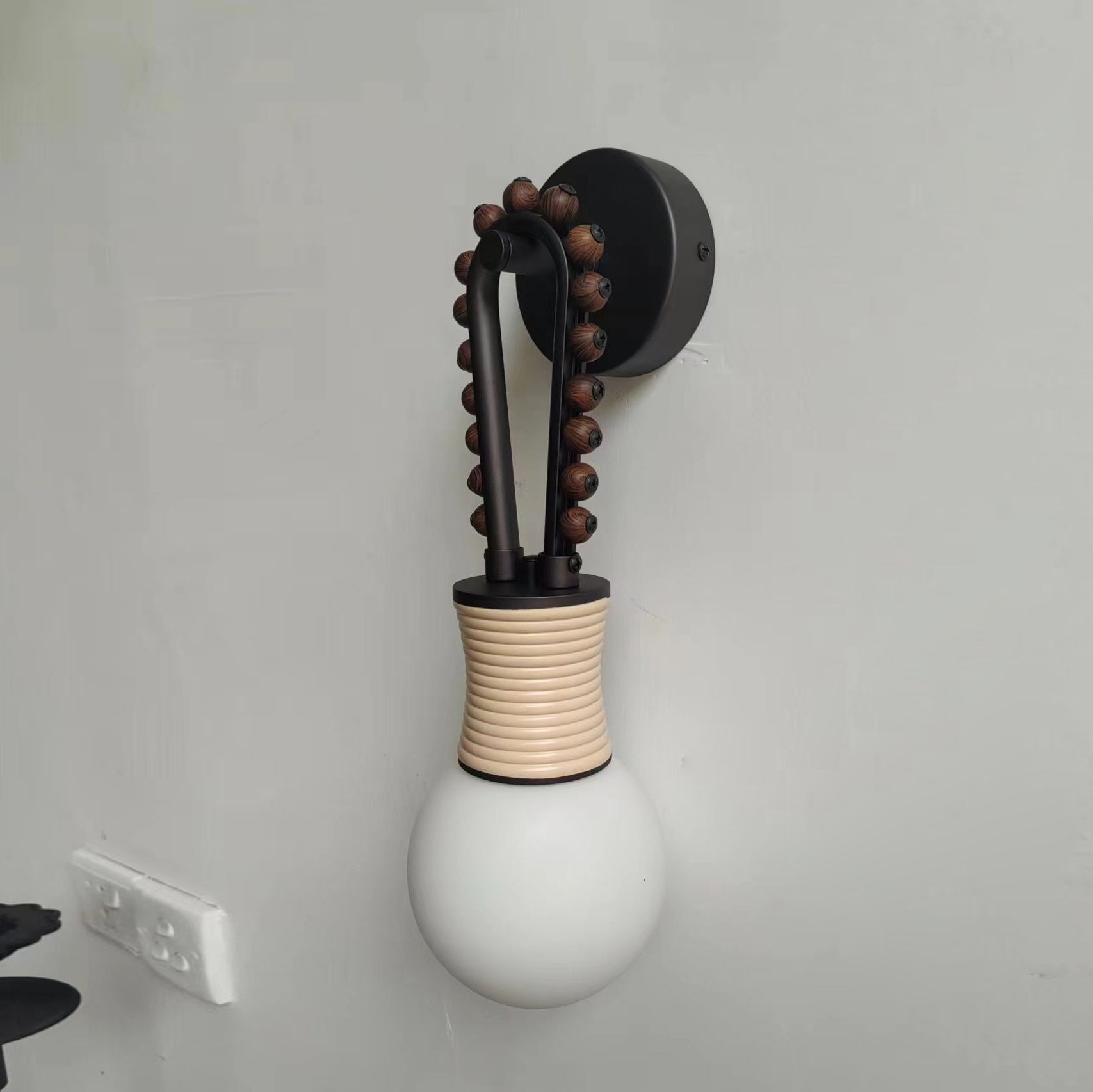 Loop Wall Lamp D511