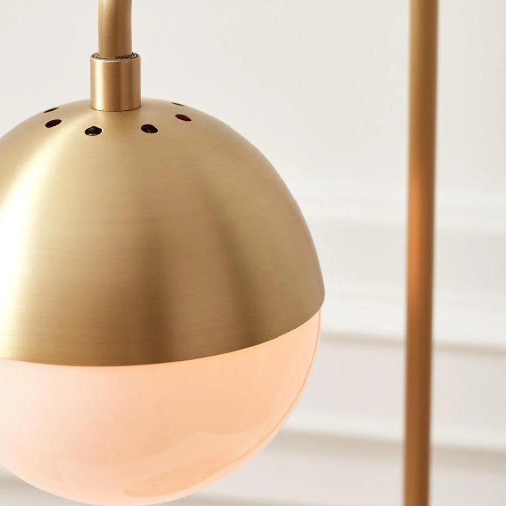 Golden Foliage Elegance Table Light D843