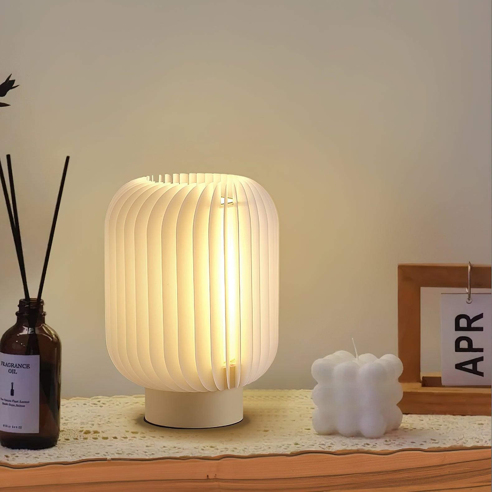 Round Translucent Pleated Table Lamp Suitable For Living Room M32