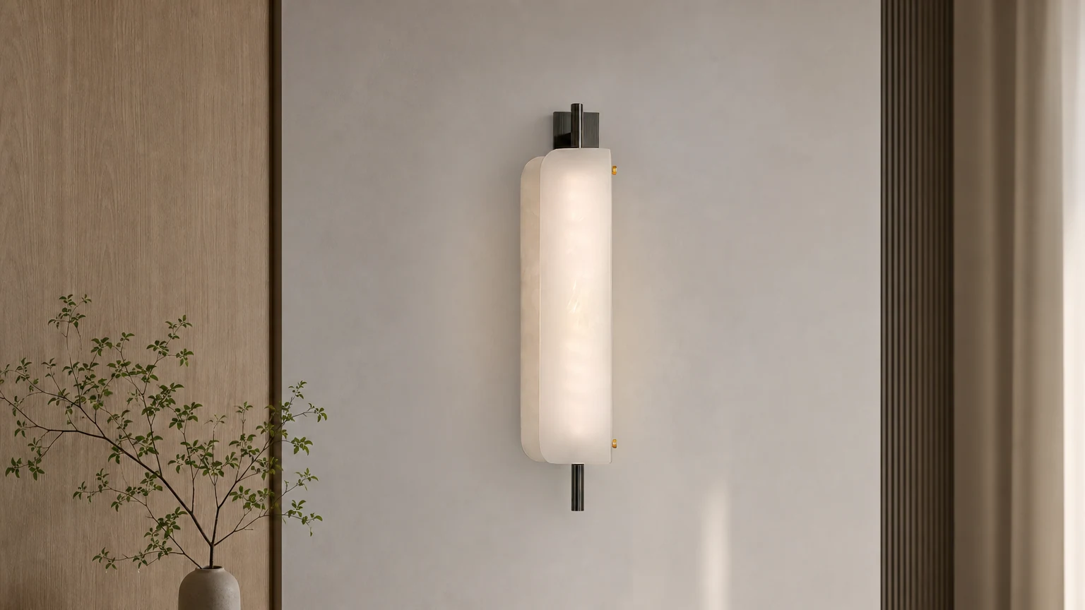 Kinkairo Alabaster Kinkiet D497 zainstalowany jako ciepły kinkiet