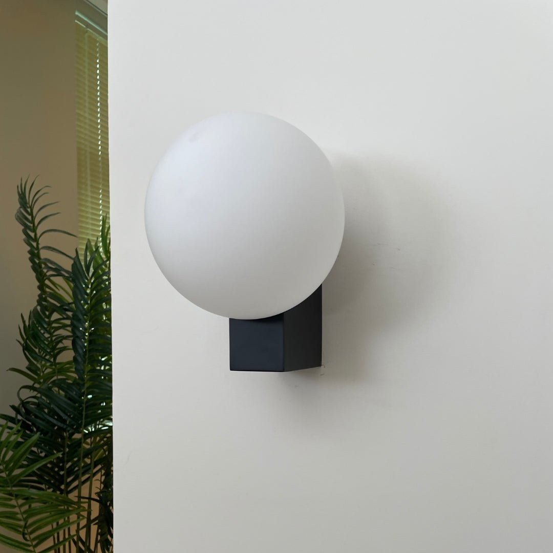 Minimalist Spherical Wall Lamp M547