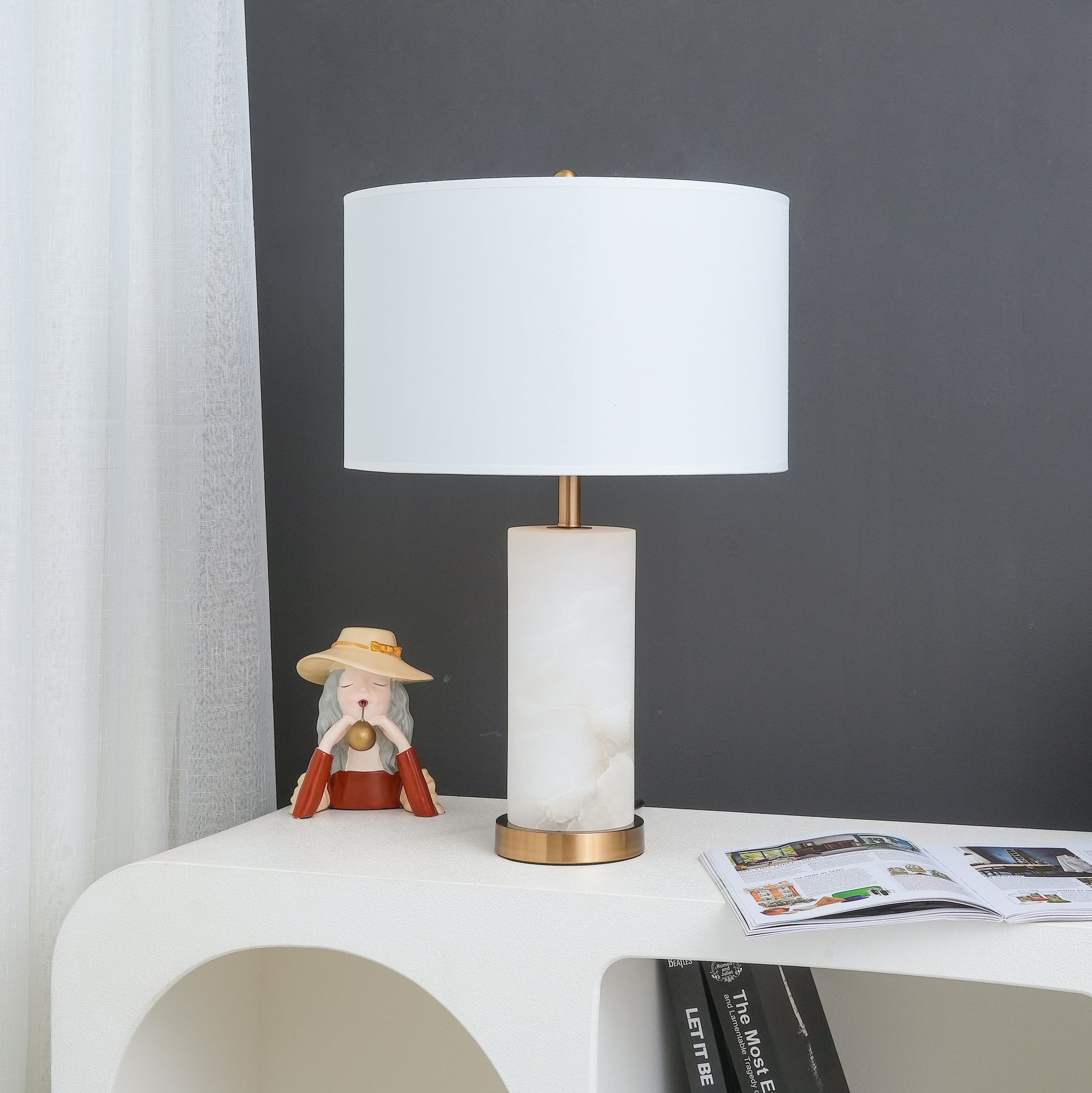Postmodern Light Luxury Alabaster Table Lamp M57