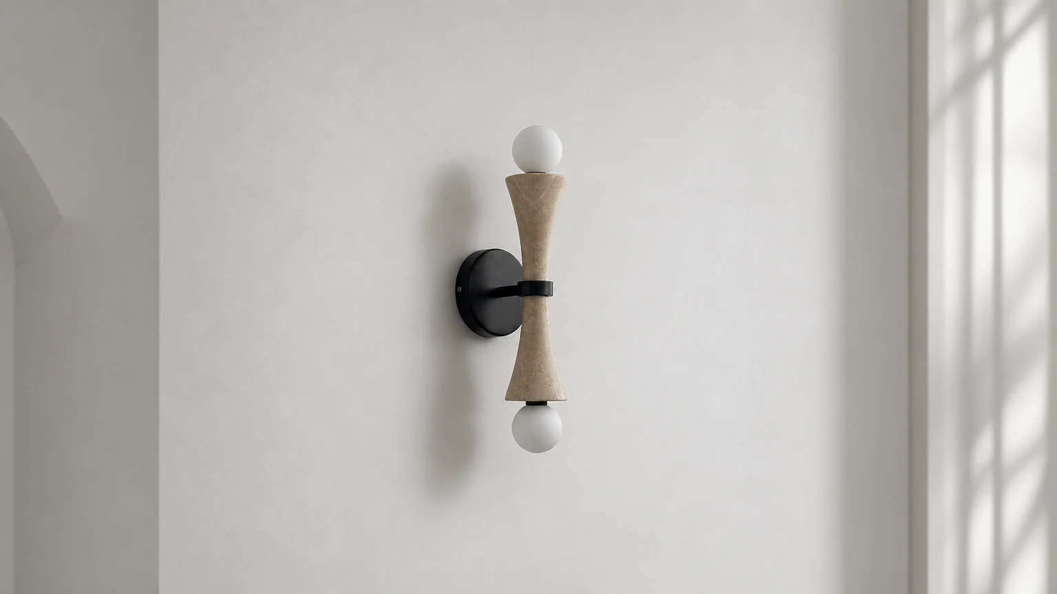 Lampa ścienna Dax D642 zainstalowana w ciepłej scenerii wnętrza