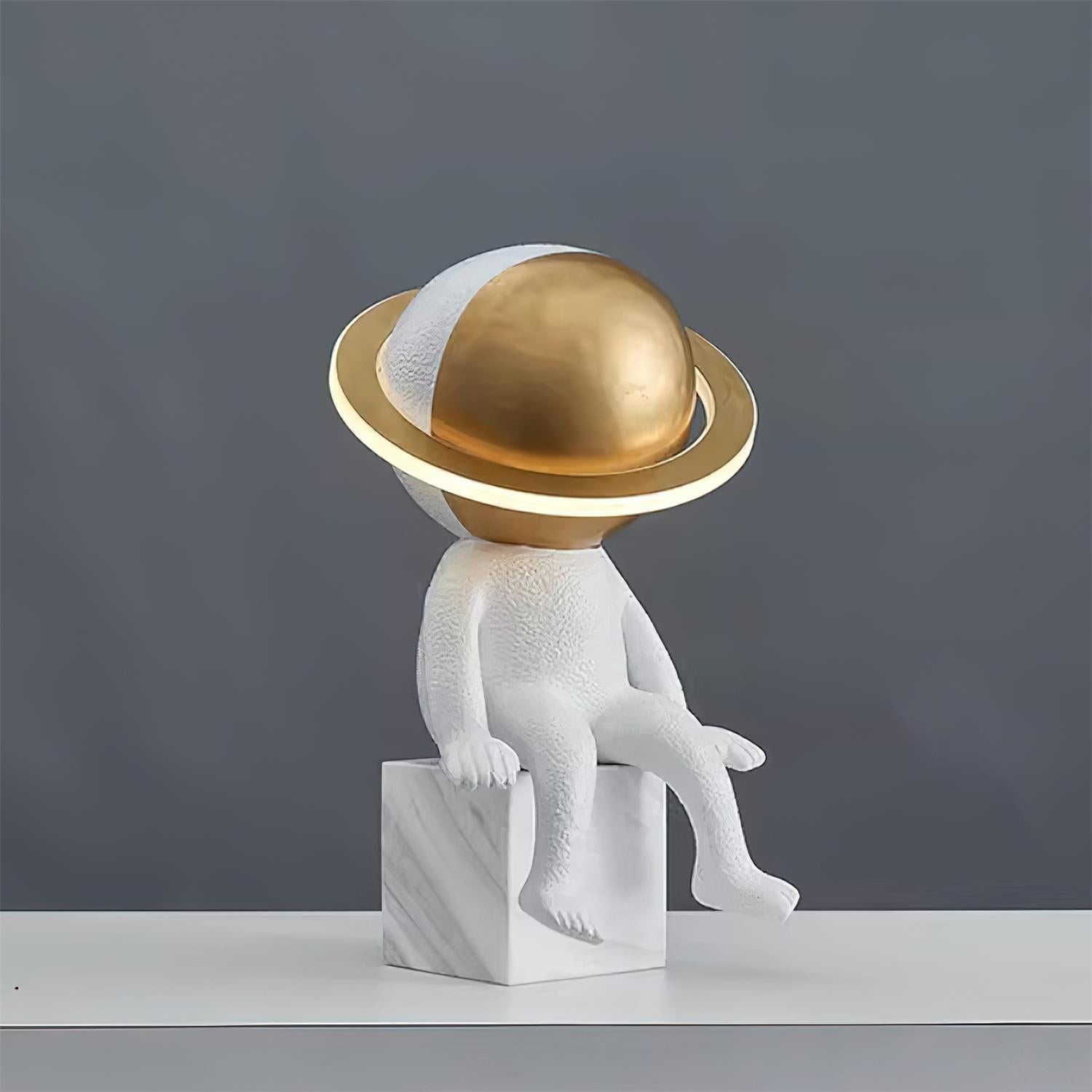 Modern Space Astronaut Resin Table Lamp M407