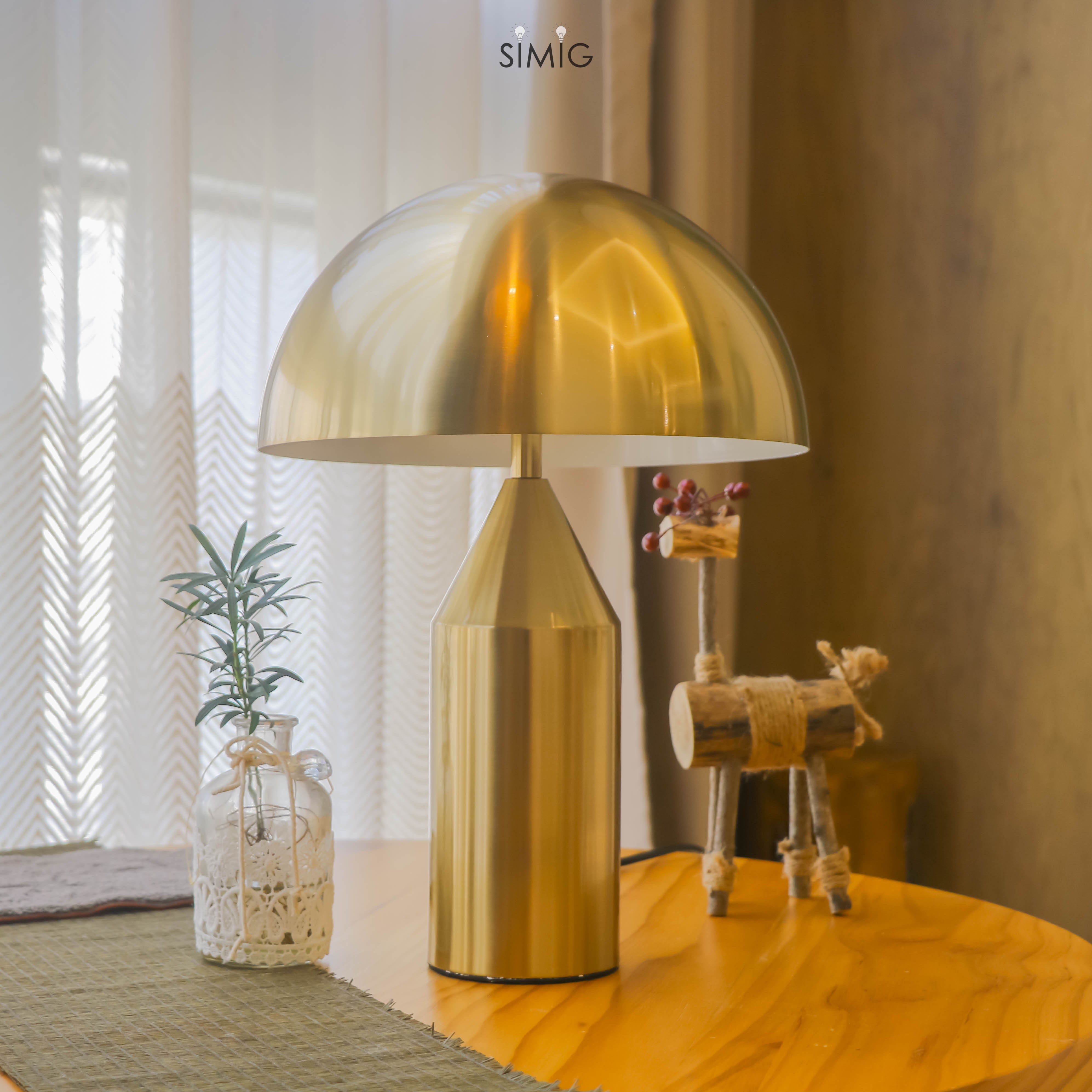 Modern Mushroom Metal Table Lamp for Bedroom