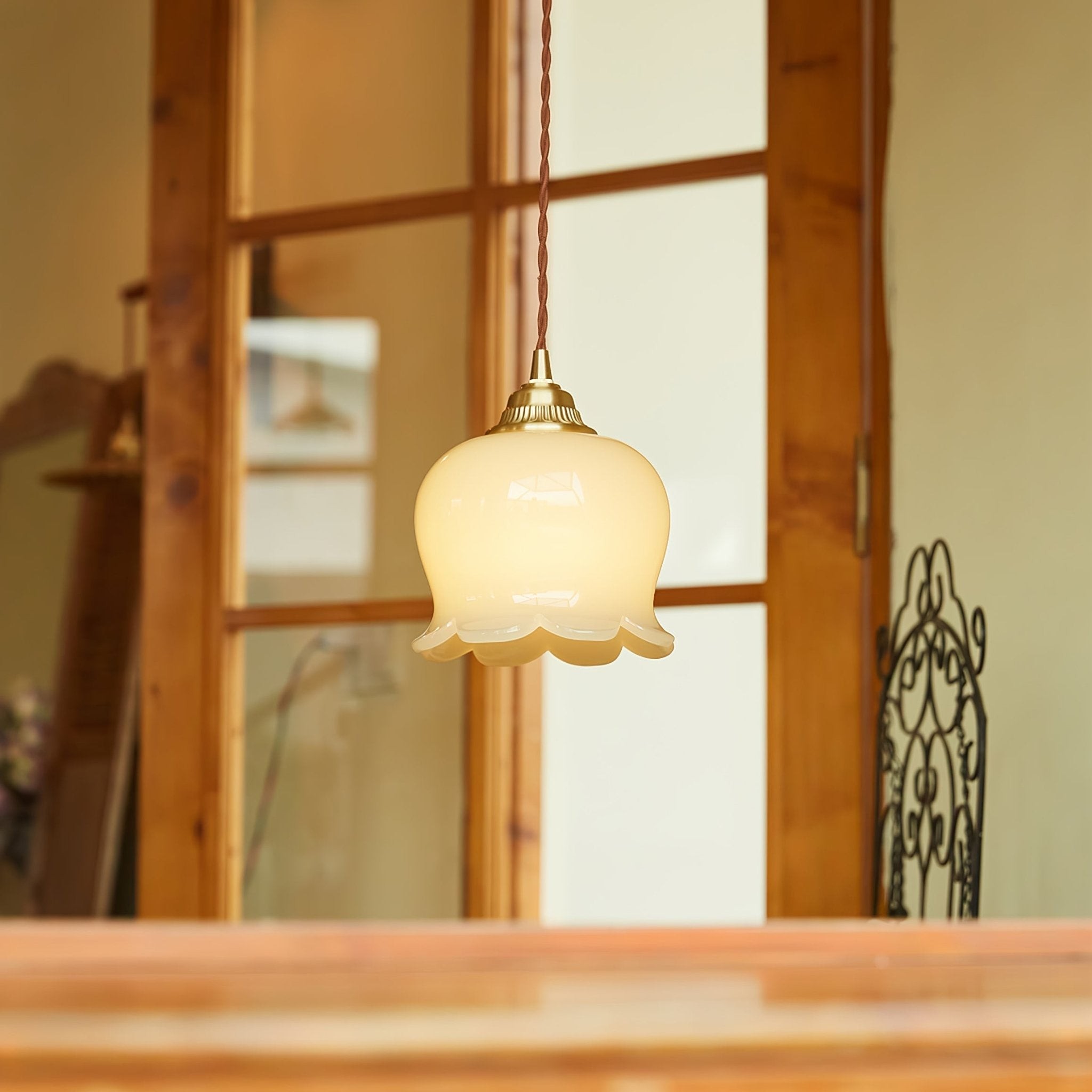 Traditional Glass Flower Pendant Lamp M316
