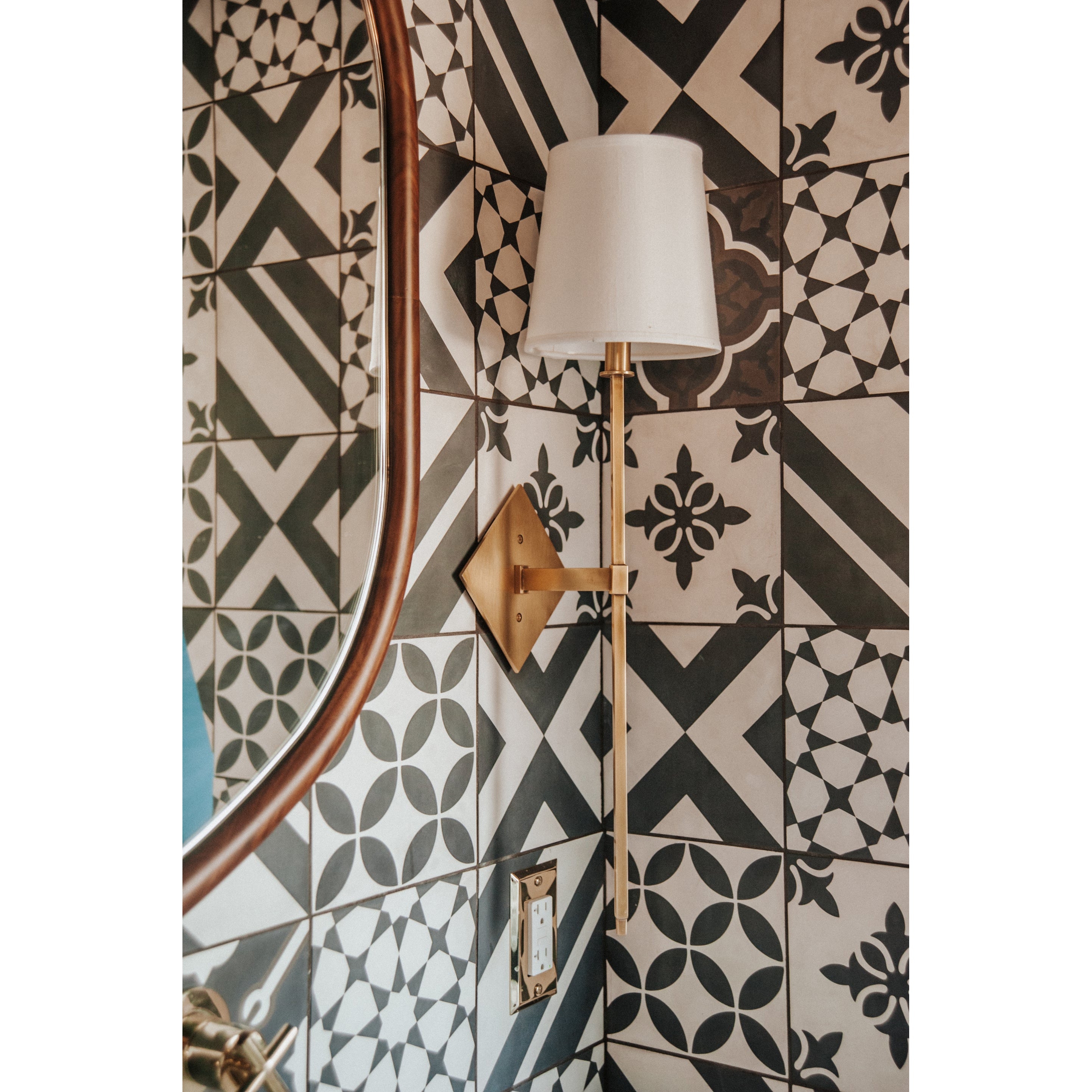 Cortland Wall Lamp D597