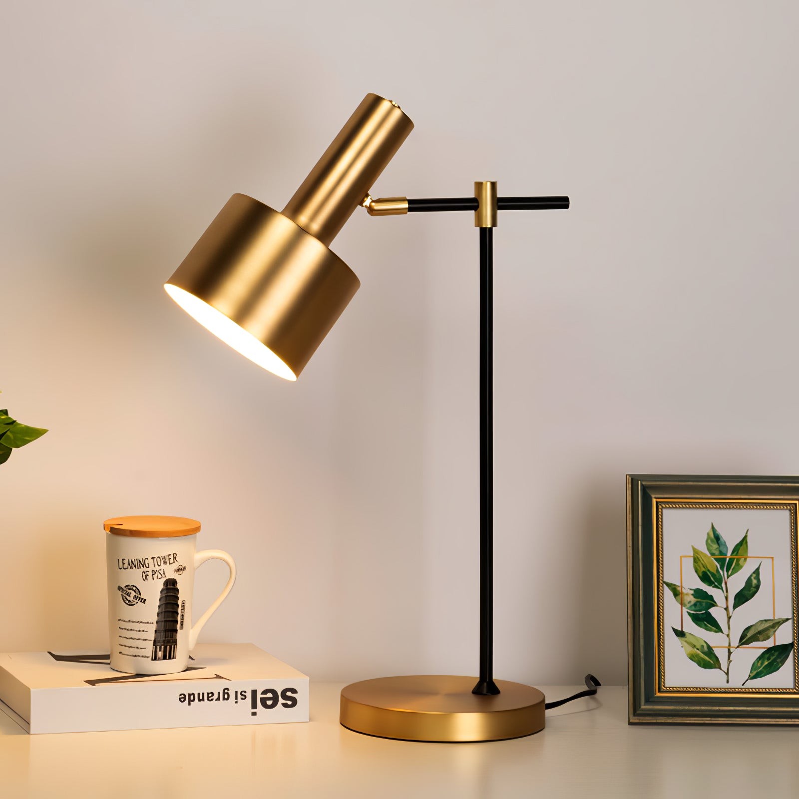Metal Minimalist Art Deco Table Lamp M544