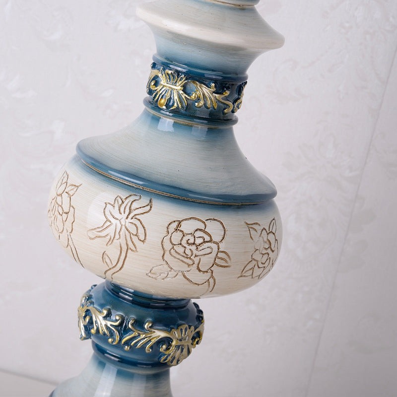 Carved Vase Base Floral Lampshade Table Lamp M17