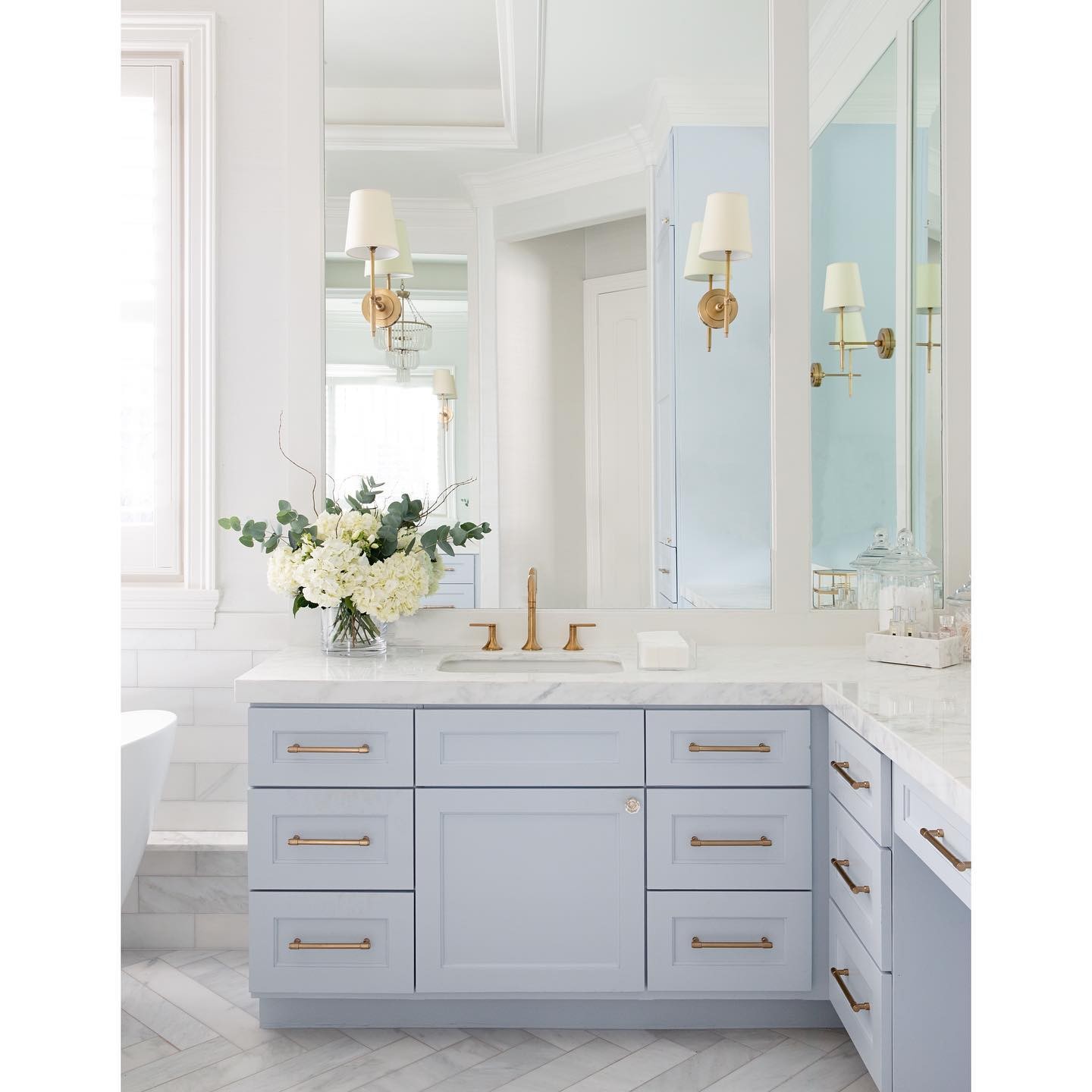 Bryant Wall Lamp T441