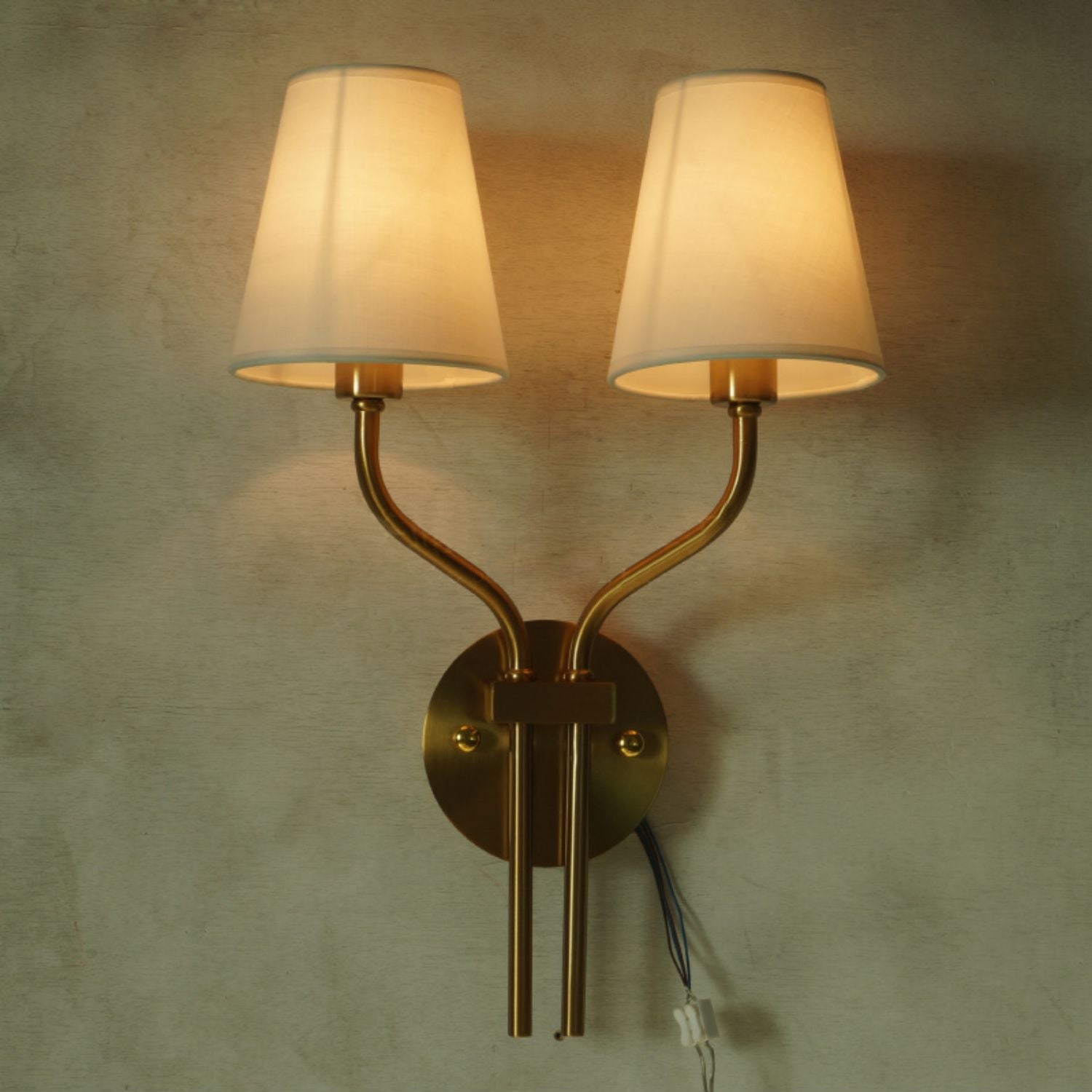 Safavieh Ezra Wall Lamp D488