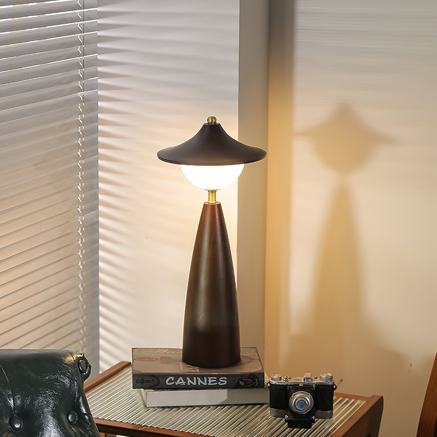 French Retro LED Bedside Table Lamp for Bedroom M326