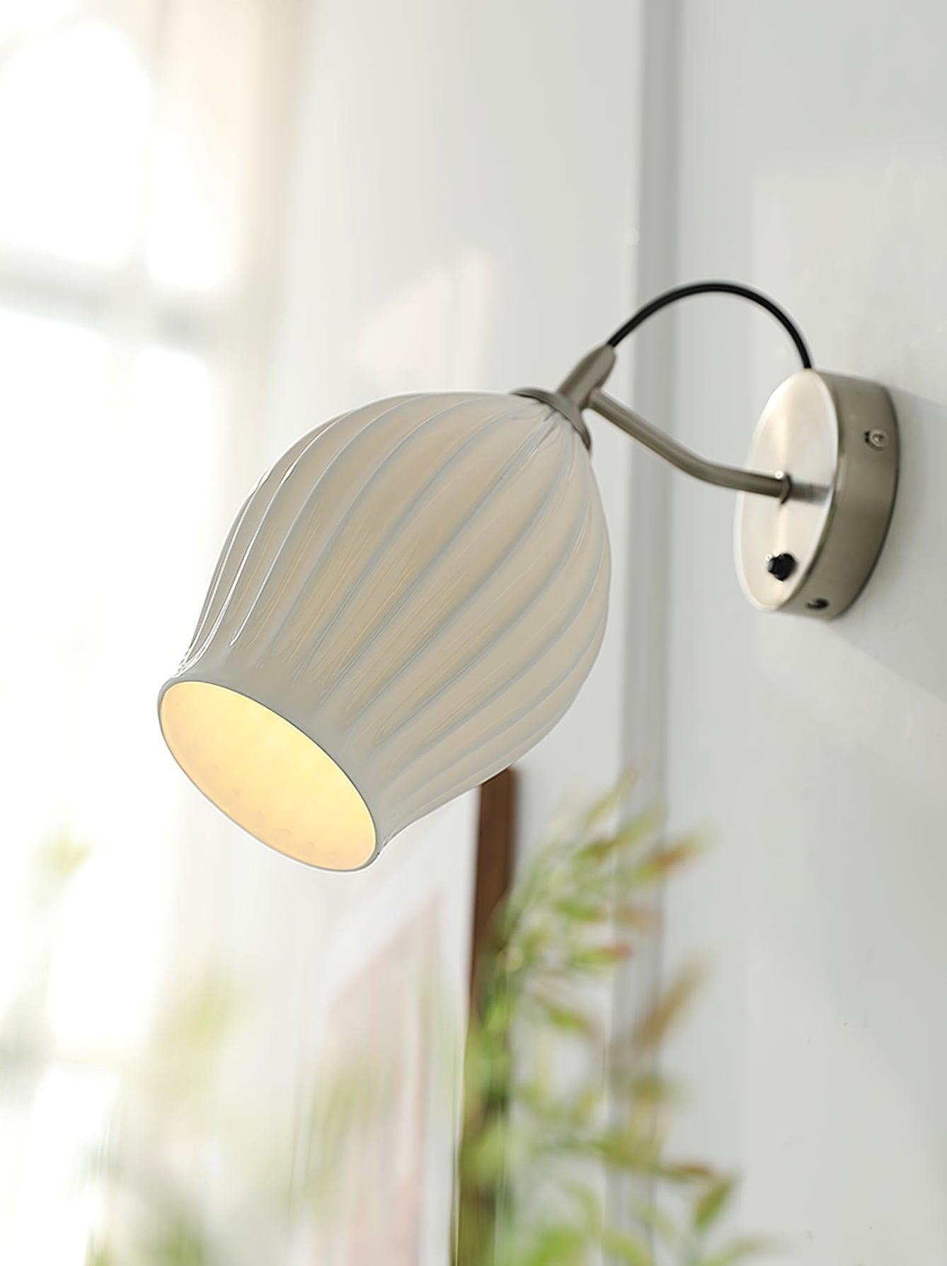 Cream Style Ceramic Ribbed Wall lamp M79