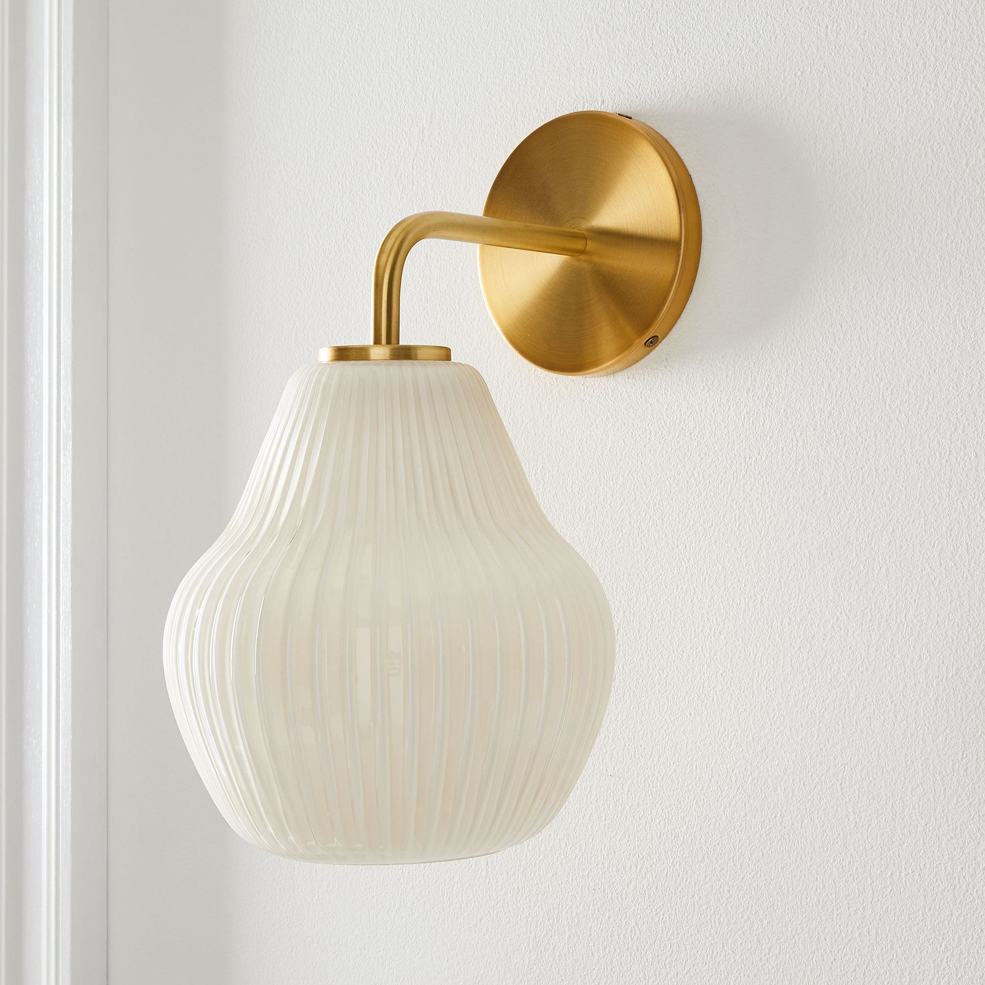 Rivrona Ribbed Glass Wall Sconce - Elegant Modern Lighting for Hallway & Bedroom T220