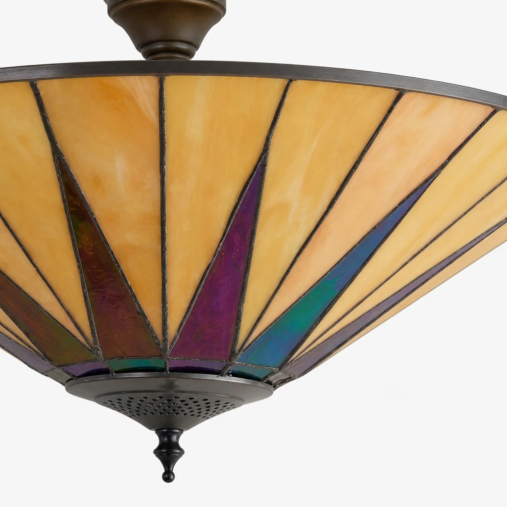 Zbliżenie szczegółów klosza witrażu Tiffany Dark Star