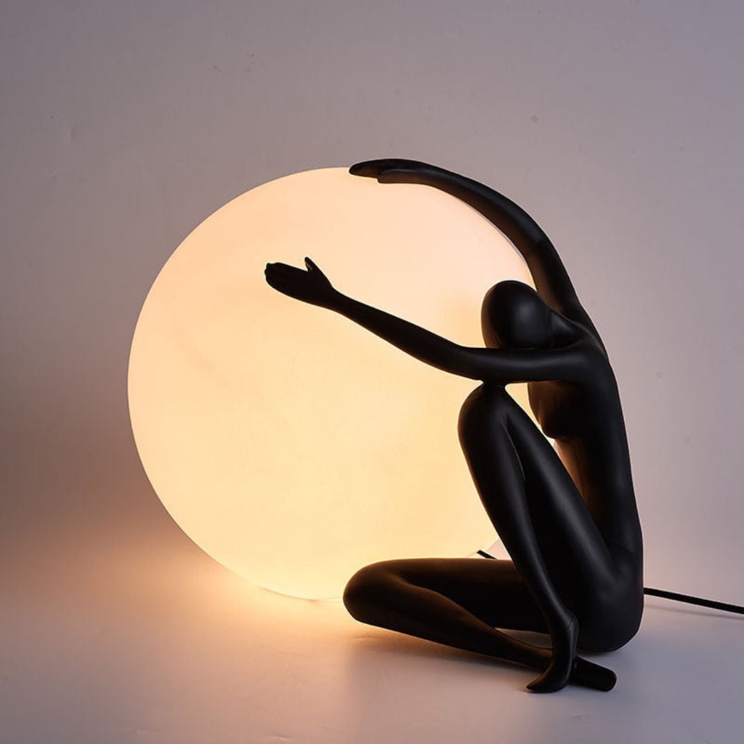 Humanoid Ball Holding Table Lamp M585