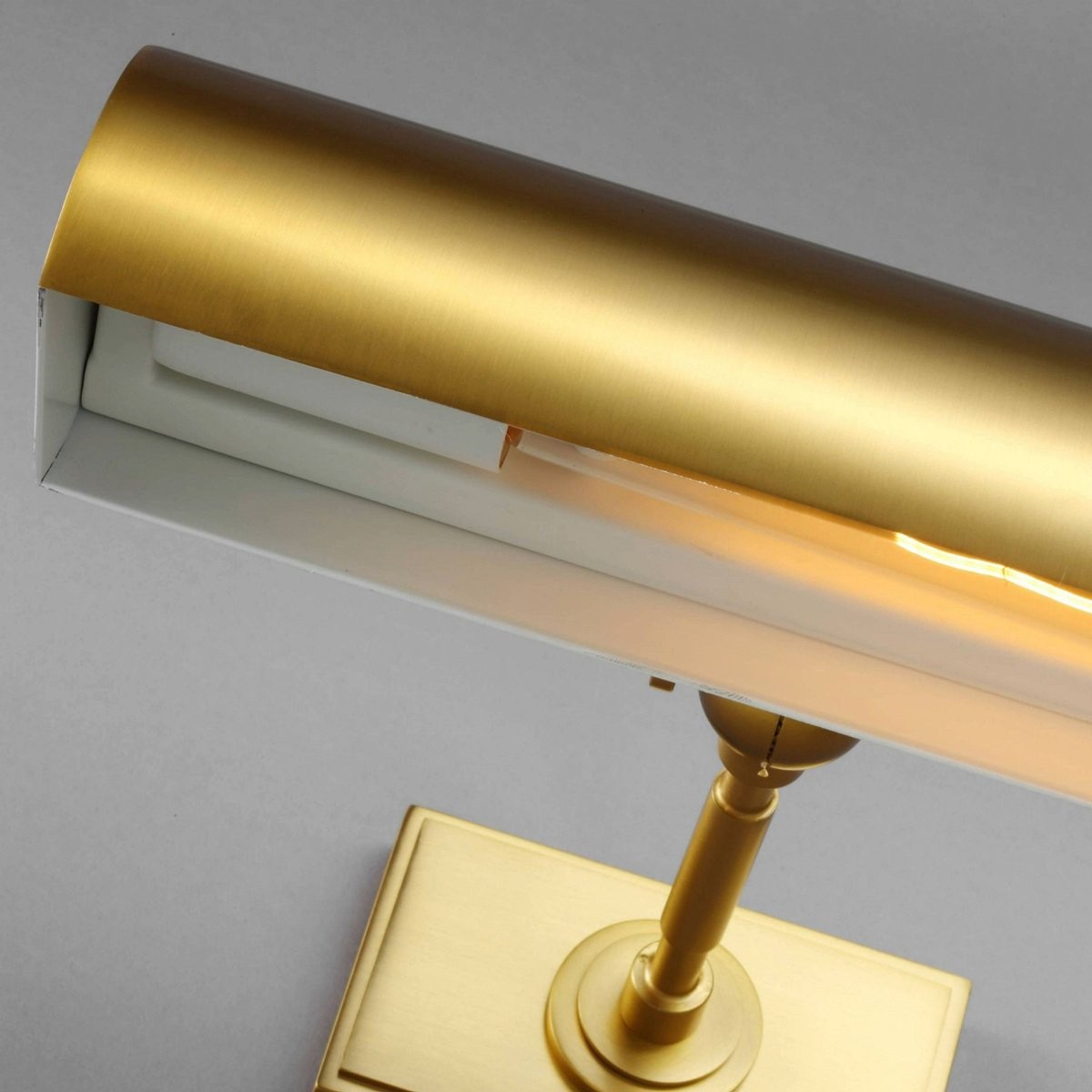Modo Modern Wall Sconce - Angular Metal Arm Design Industrial Wall Lamp T607