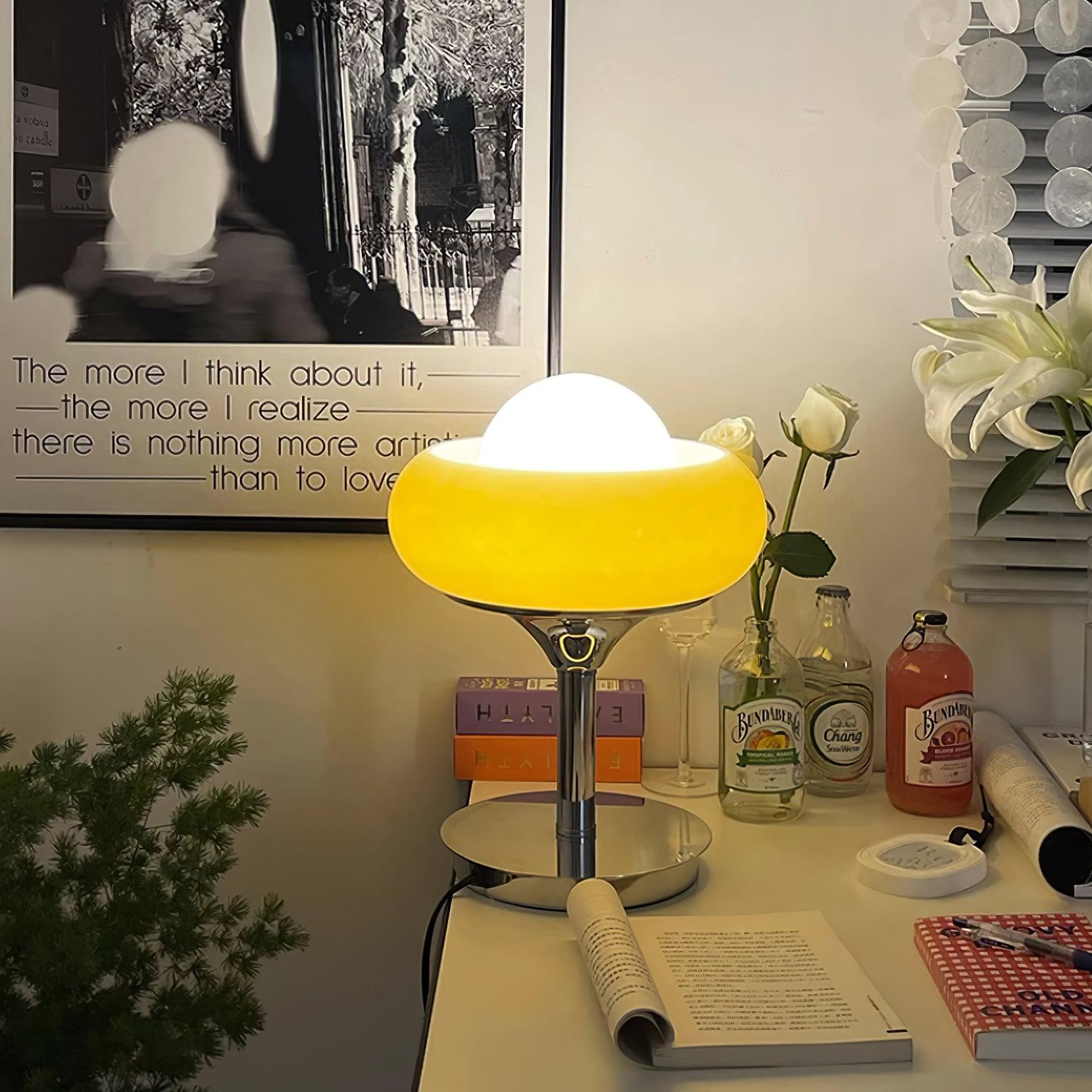 Vintage Cream Table Lamp for Bedroom M153