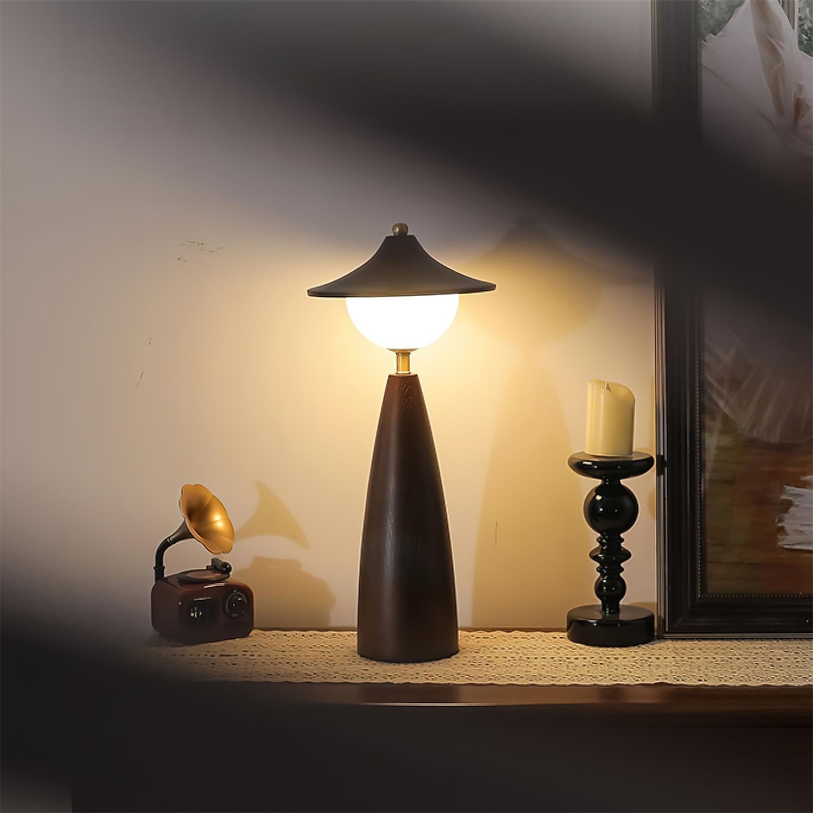 French Retro LED Bedside Table Lamp for Bedroom M326