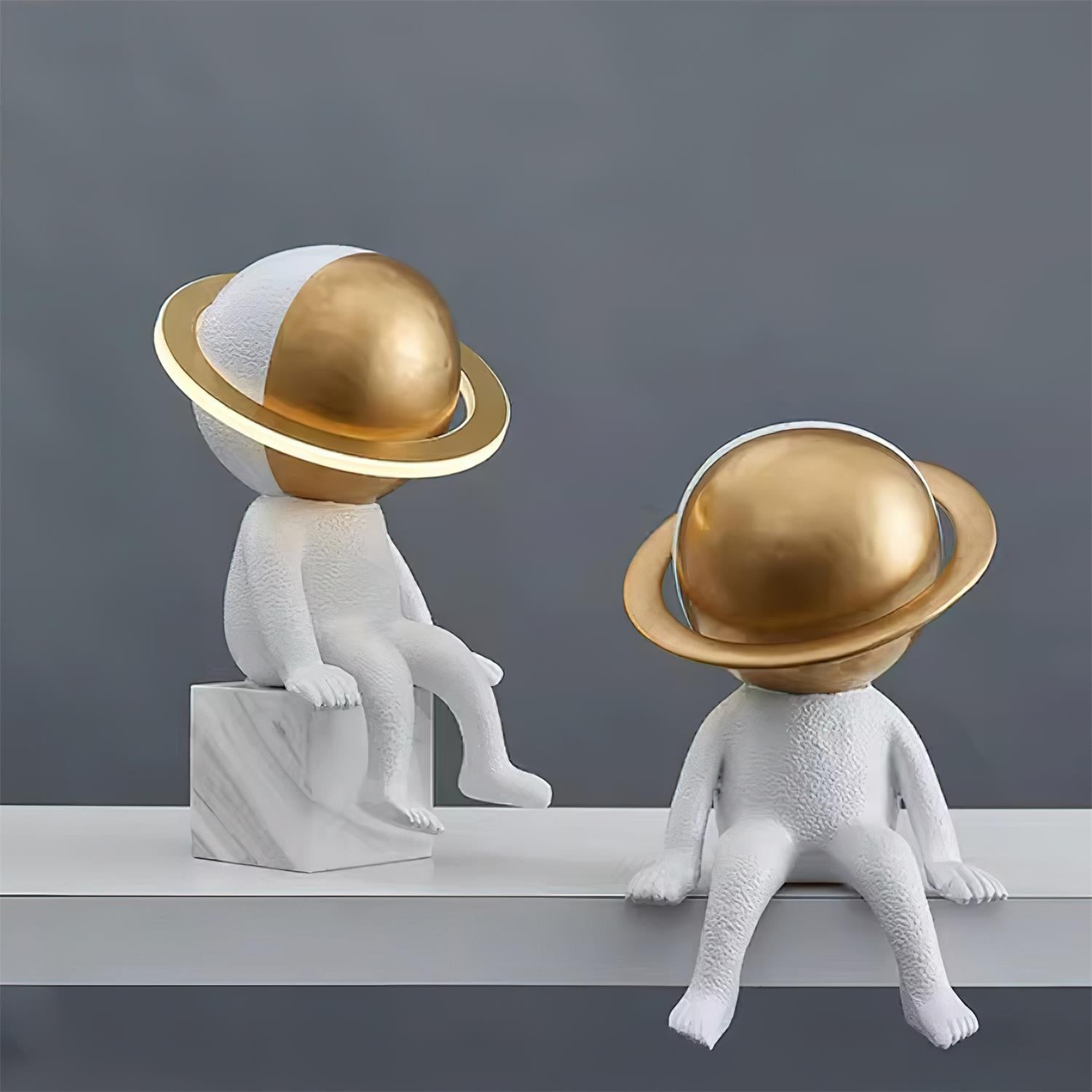 Modern Space Astronaut Resin Table Lamp M407