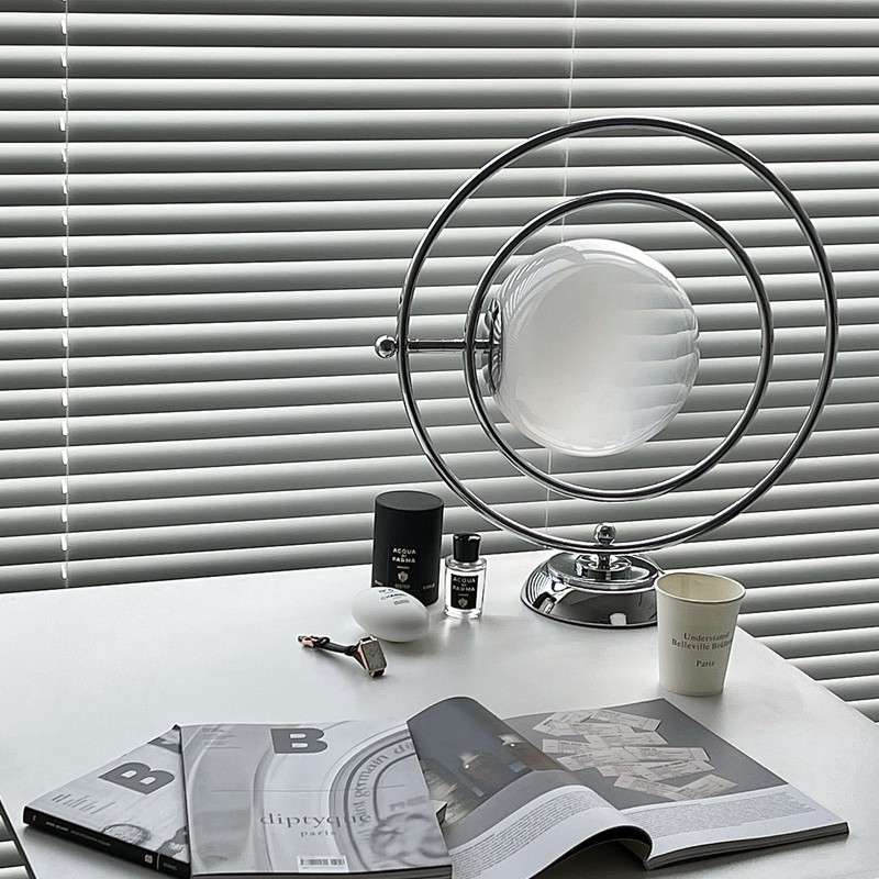 Italian Design Glass Planet Rotating Table Lamp S51