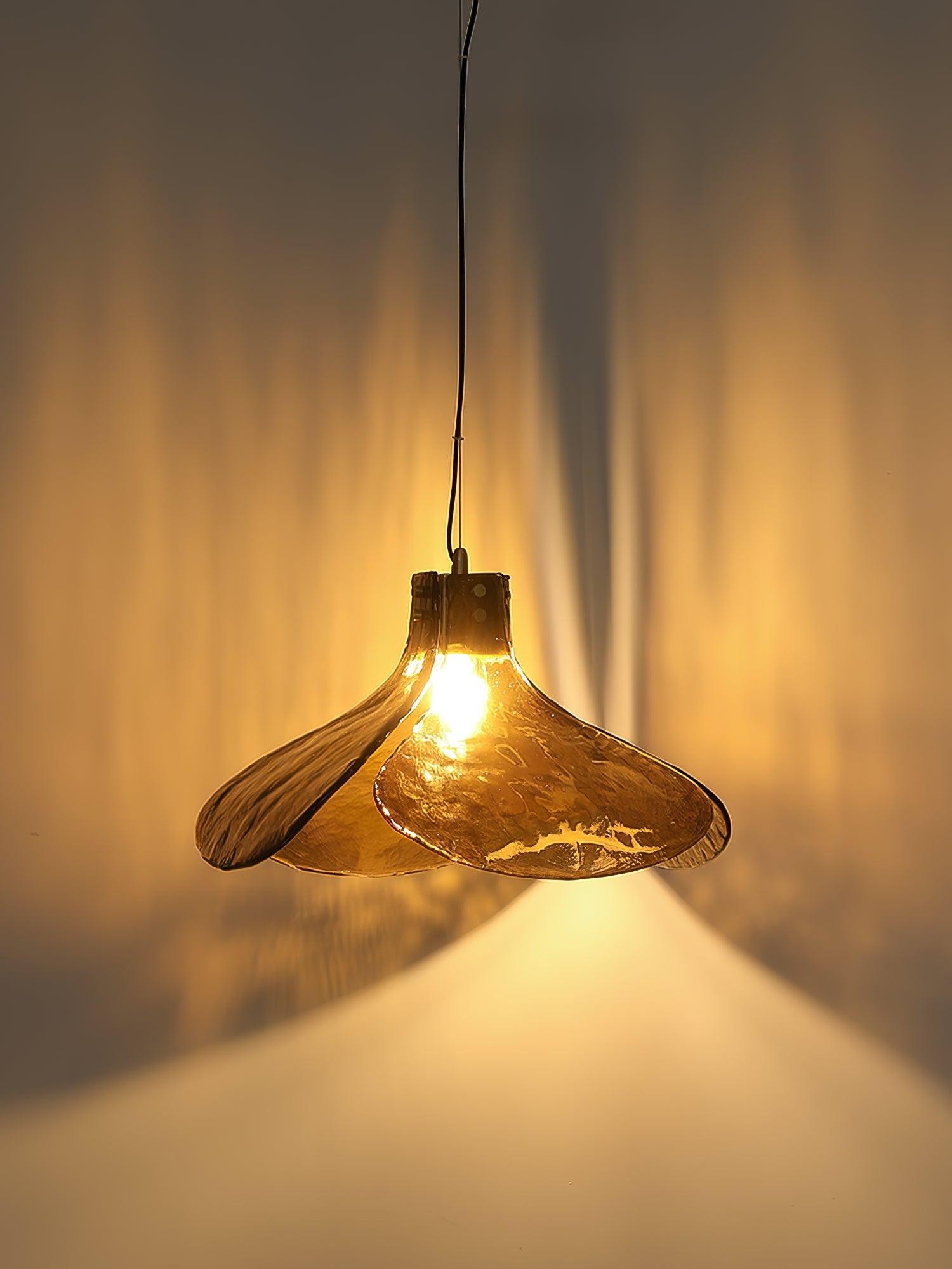 Vintage Clover Pendant Light M458